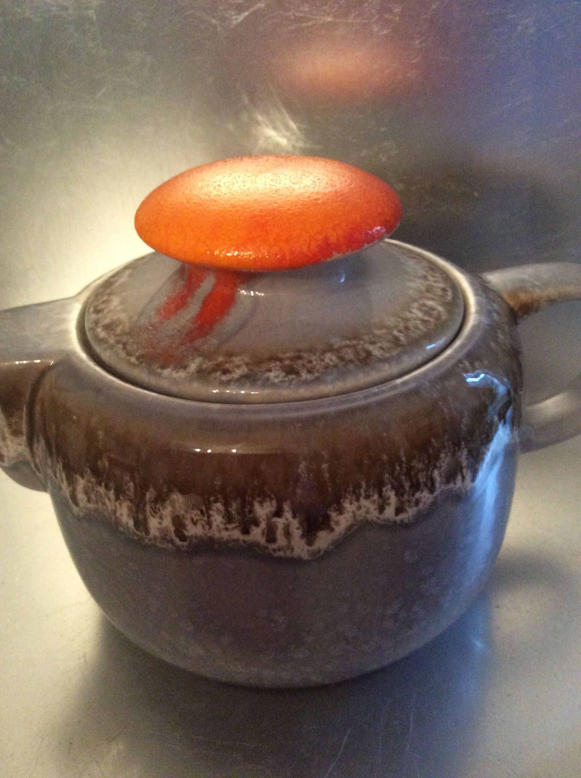 A teapot set and its vintage DDR-Germany sugar maker from the 1960s