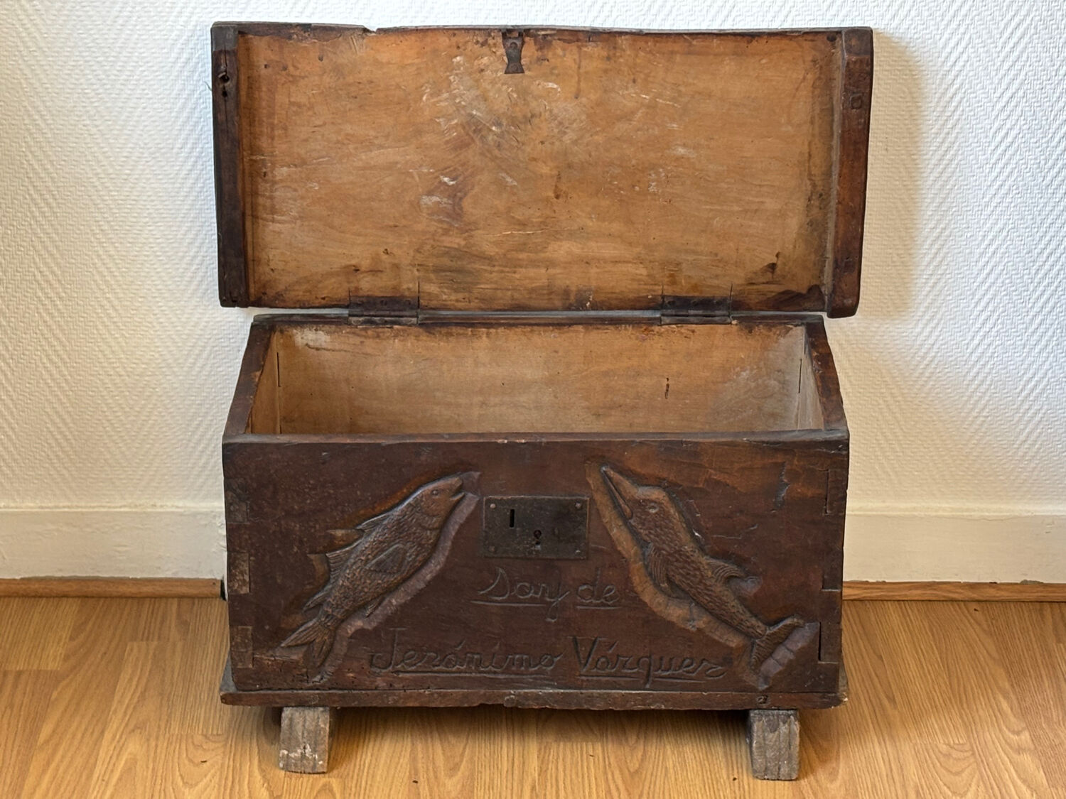 Old Spanish chest with a carved inscription — “I am from Jerónimo Vázquez”