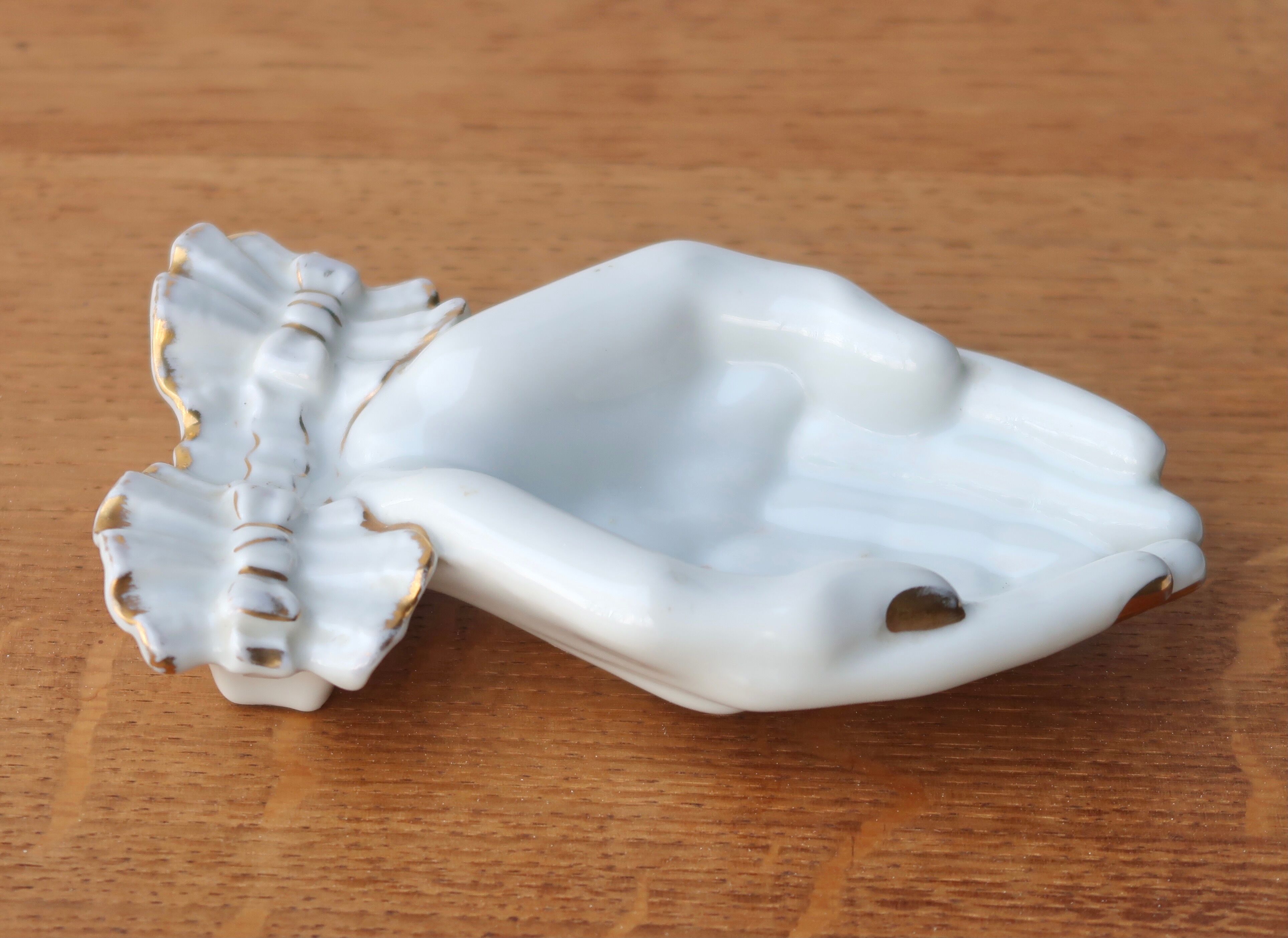 Empty hand pocket in white porcelain, 70s