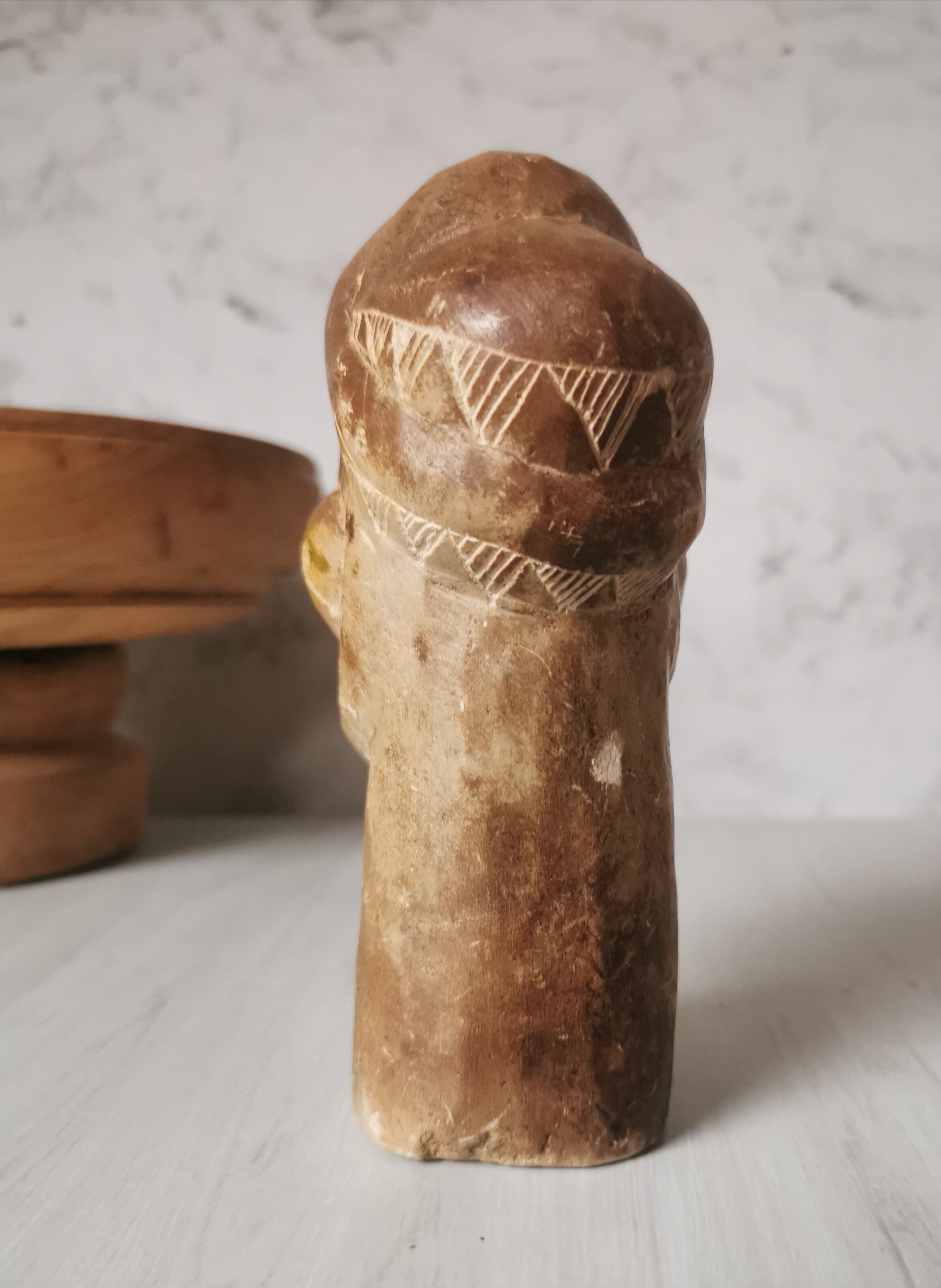 Statuette woman stone nbigou gabon