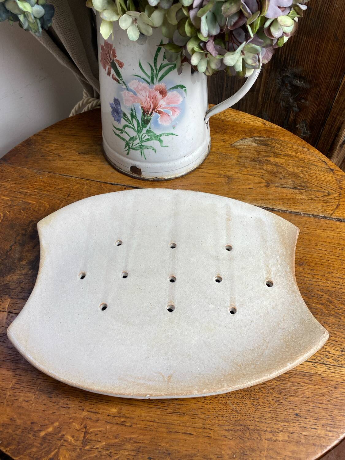 Glazed stoneware asparagus dish