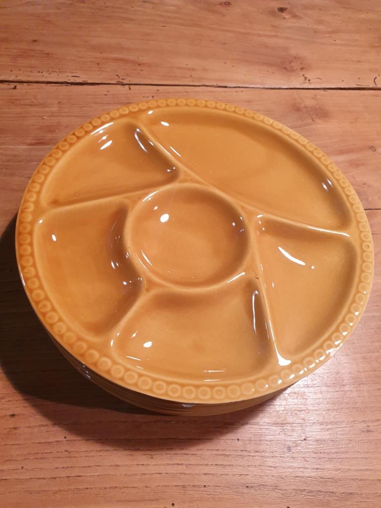 Set of 6 round plates with Gien France compartments