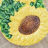 Dish sunflowers dabbling