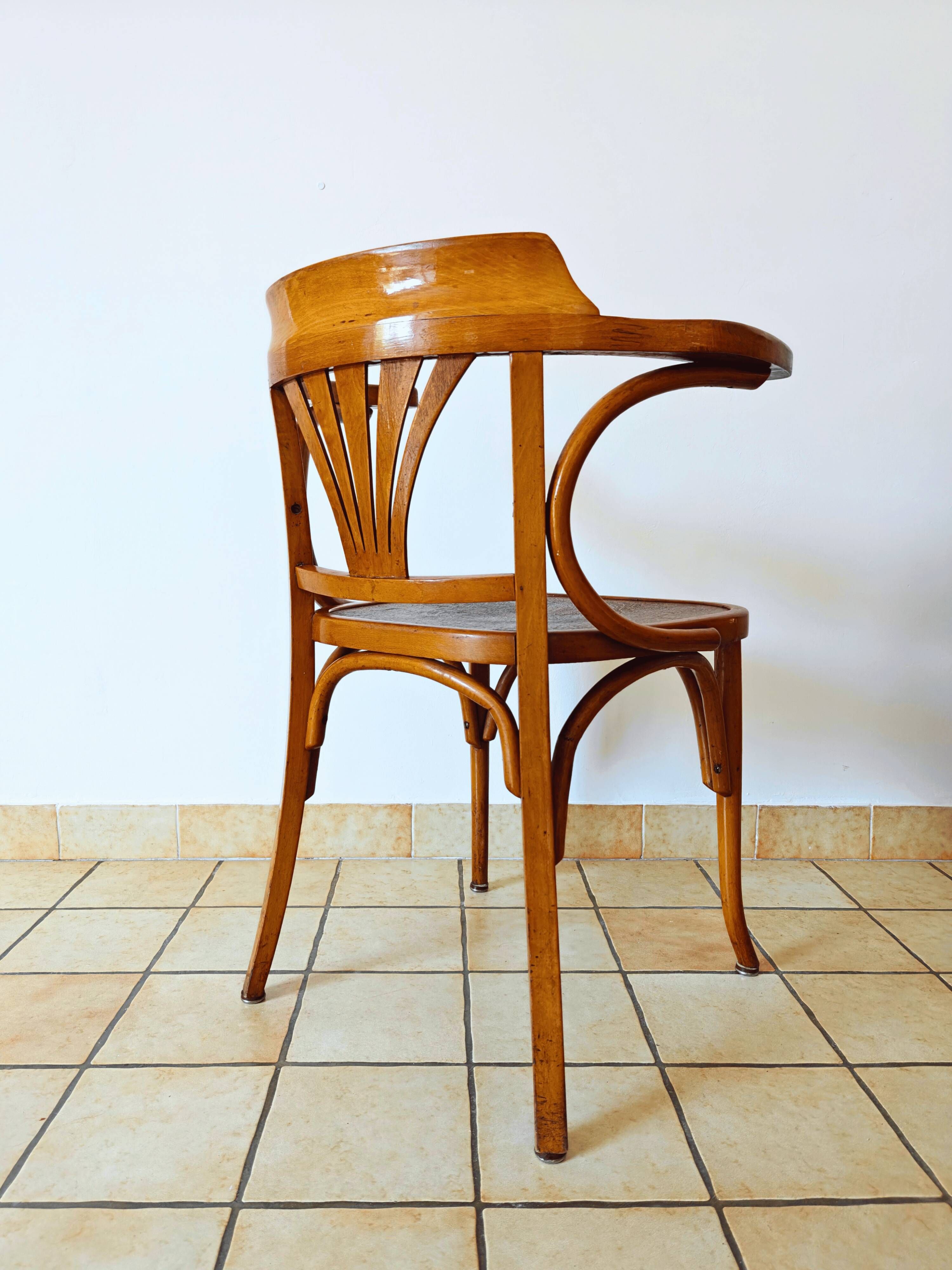 Art Nouveau office chair with curved wood attributed to J&J Kohn, 704 1/2 4V