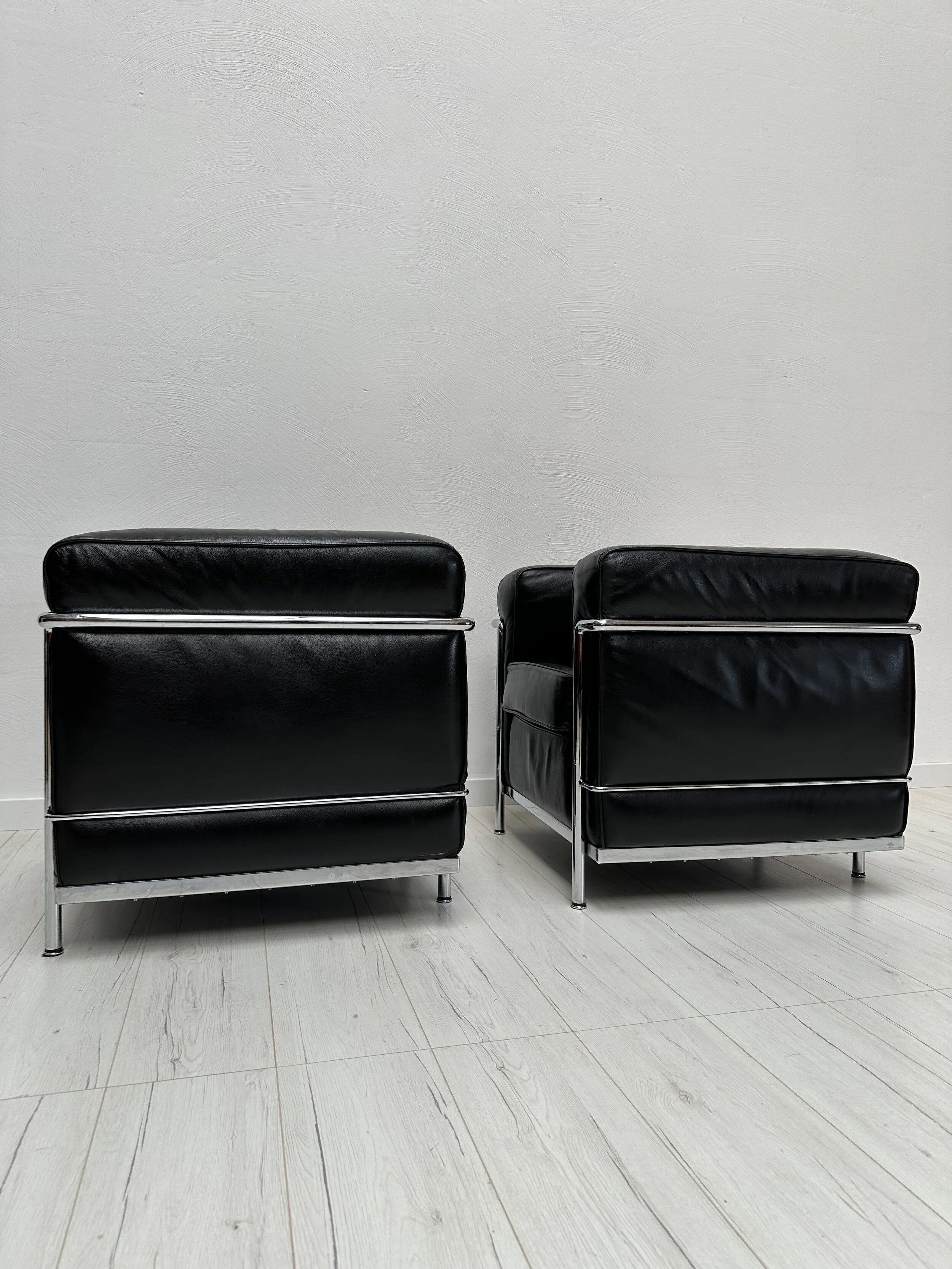 ‘90s Vintage LC2 Armchairs by Le Corbusier &Charlotte Perriand  for Cassina