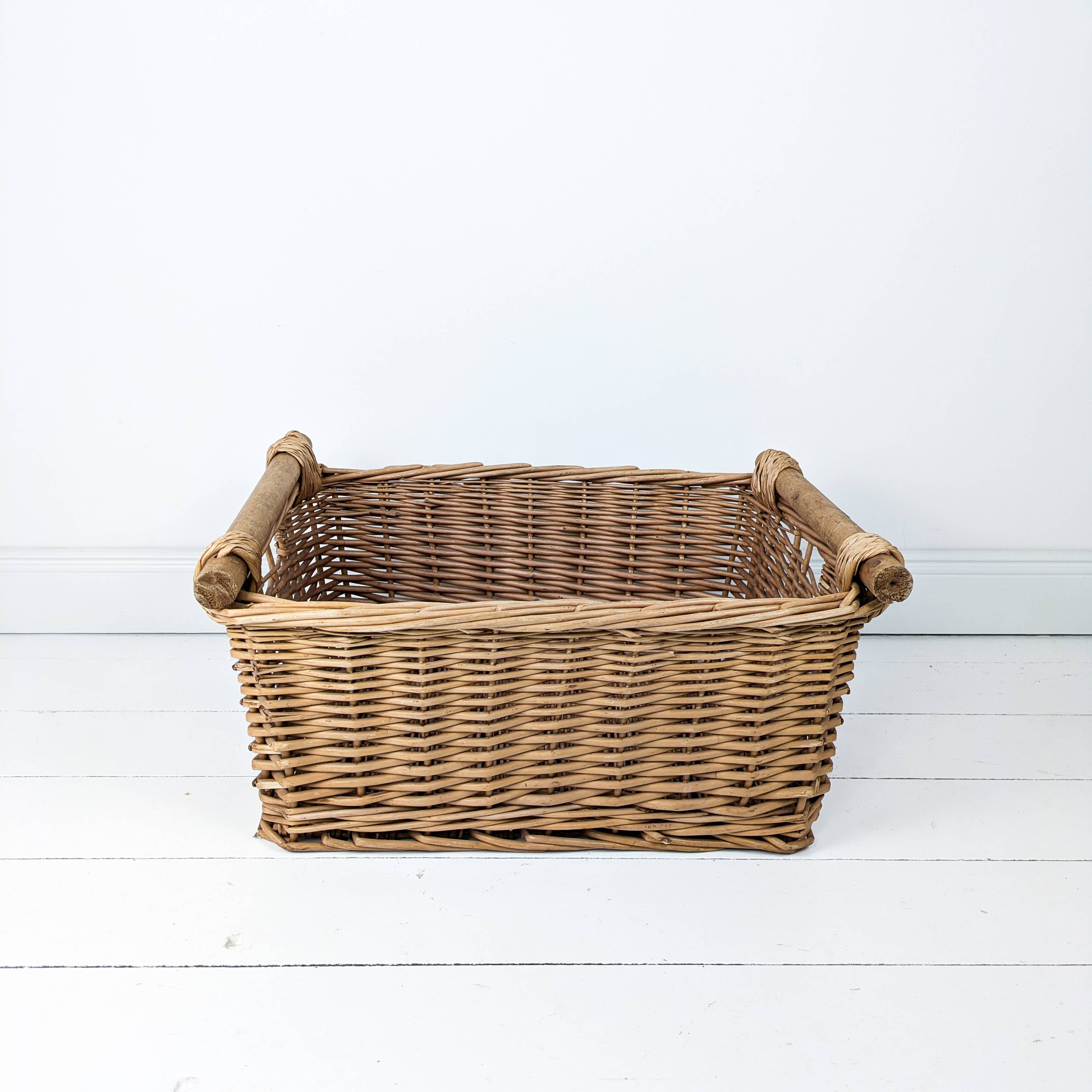 Panier Vintage Anse Rangement Mid Century Panier en osier tressé marron Travail manuel Hygge Skandi