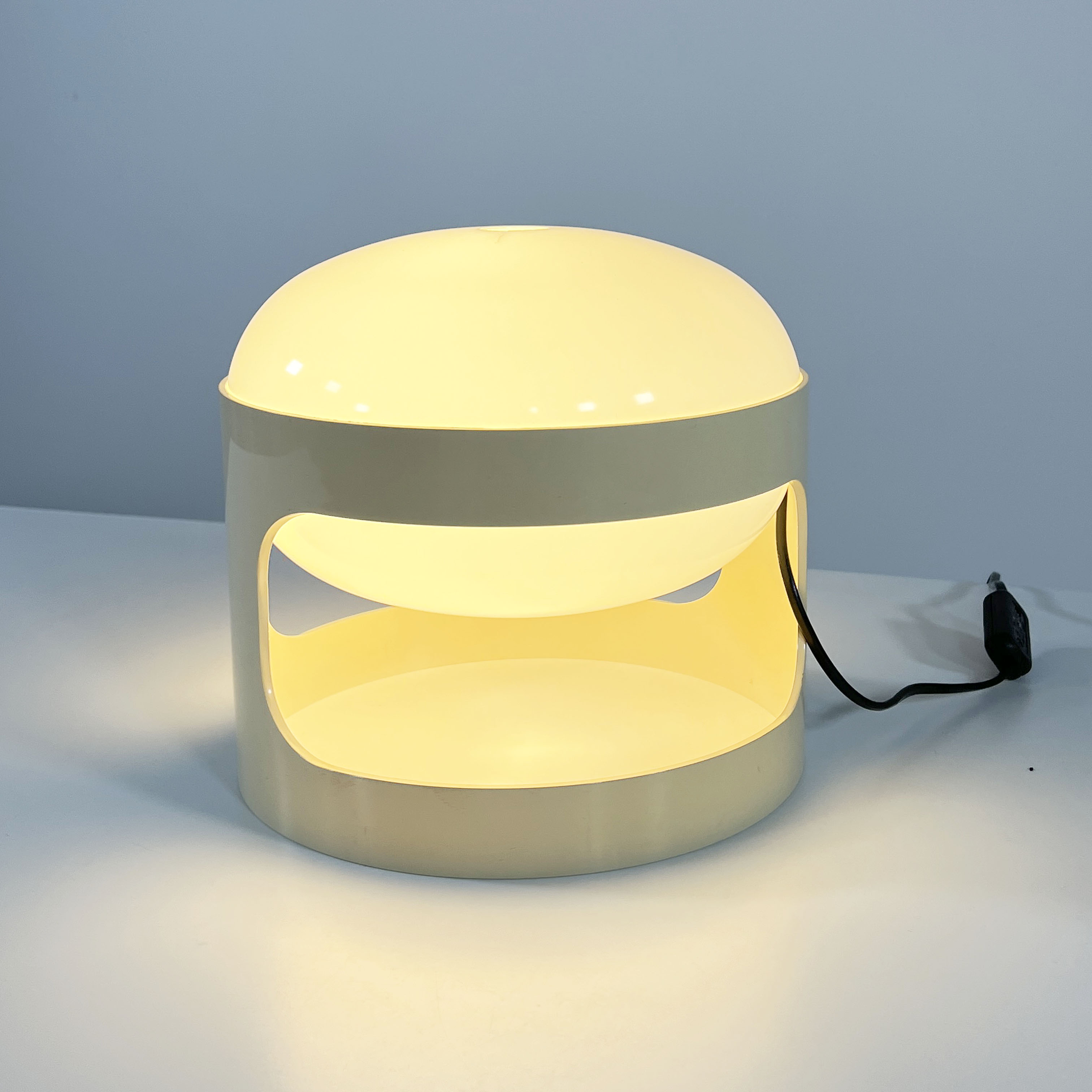 Lampe de Table KD27 beige par Joe Colombo pour Kartell, 1970