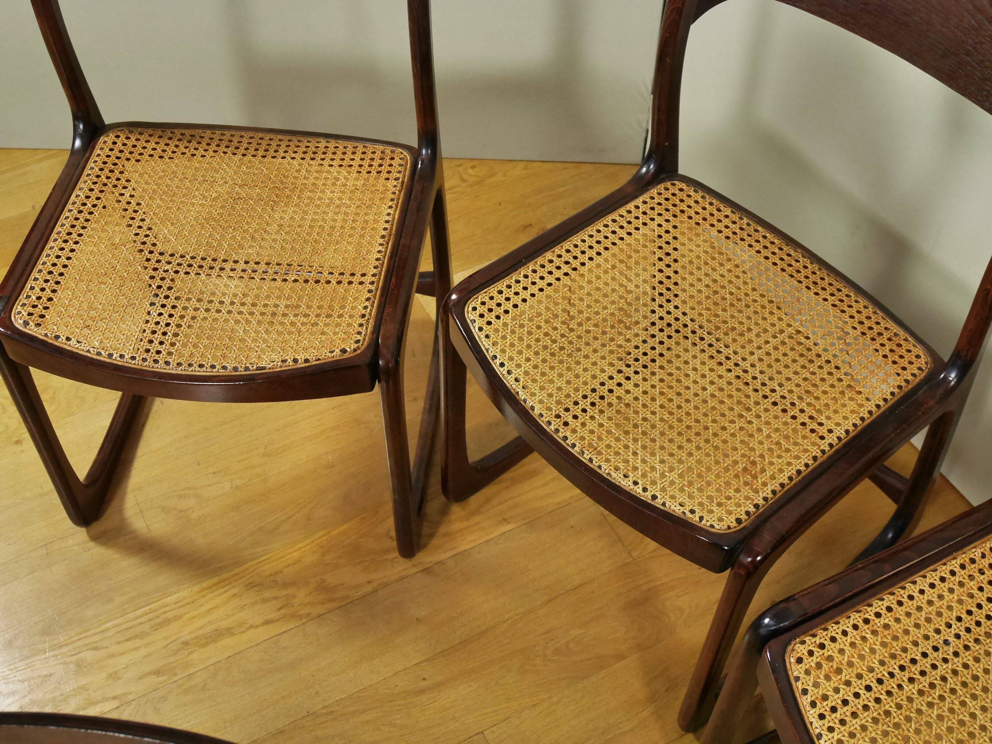 6 chairs canned Baumann 1960