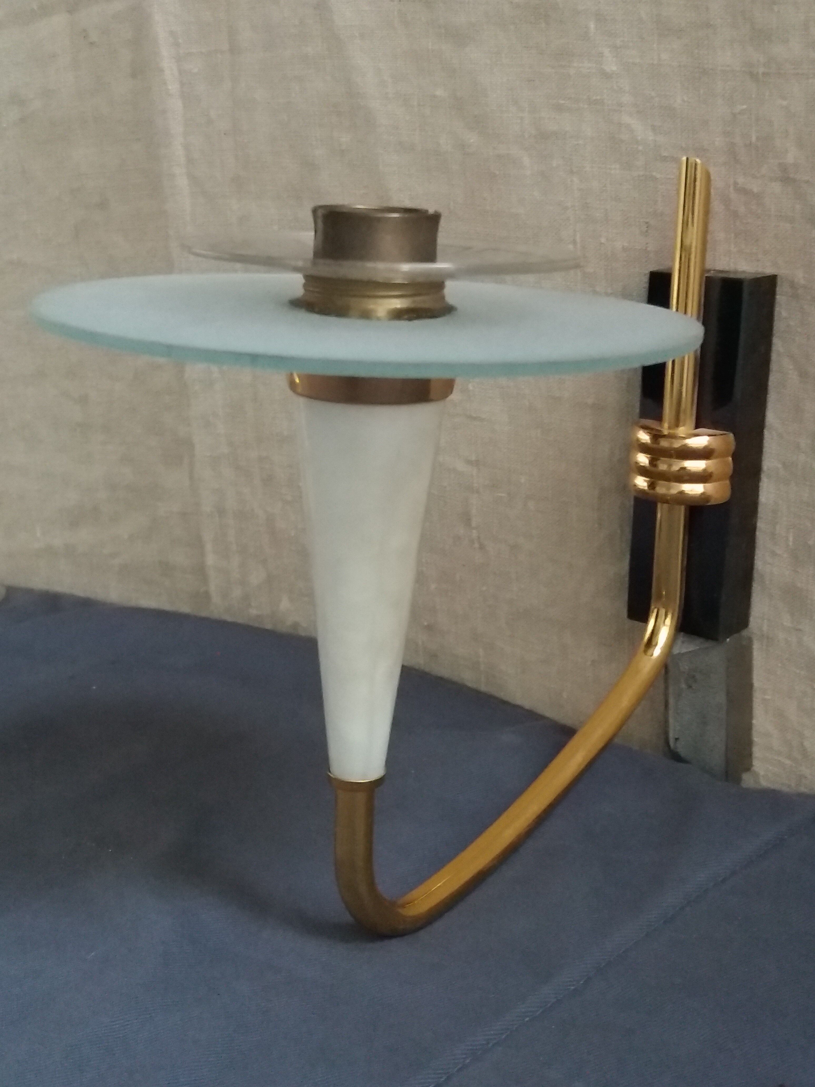 Paire d"appliques design minimalistes