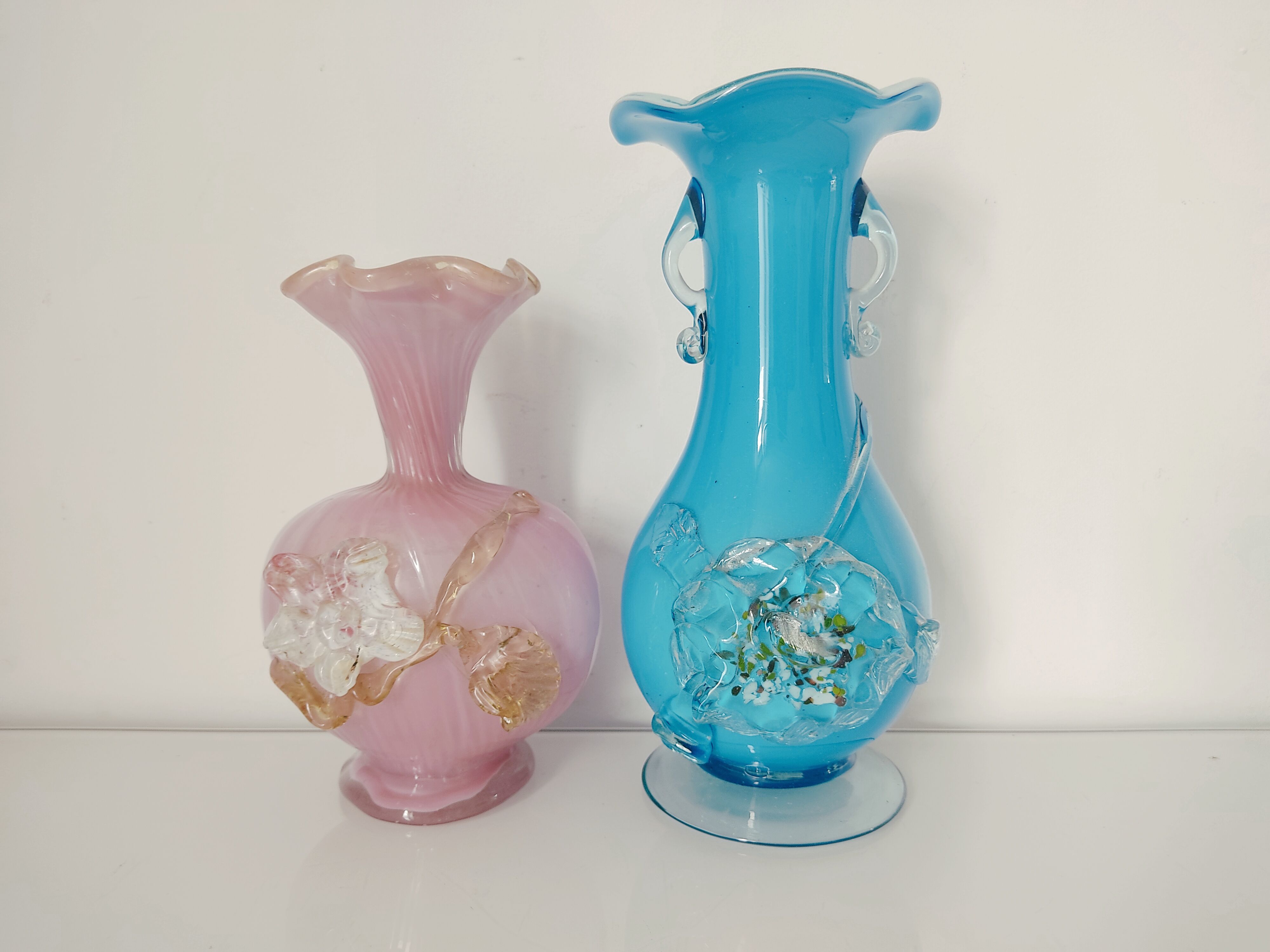 Ensemble de deux vases de Murano fleurs en relief