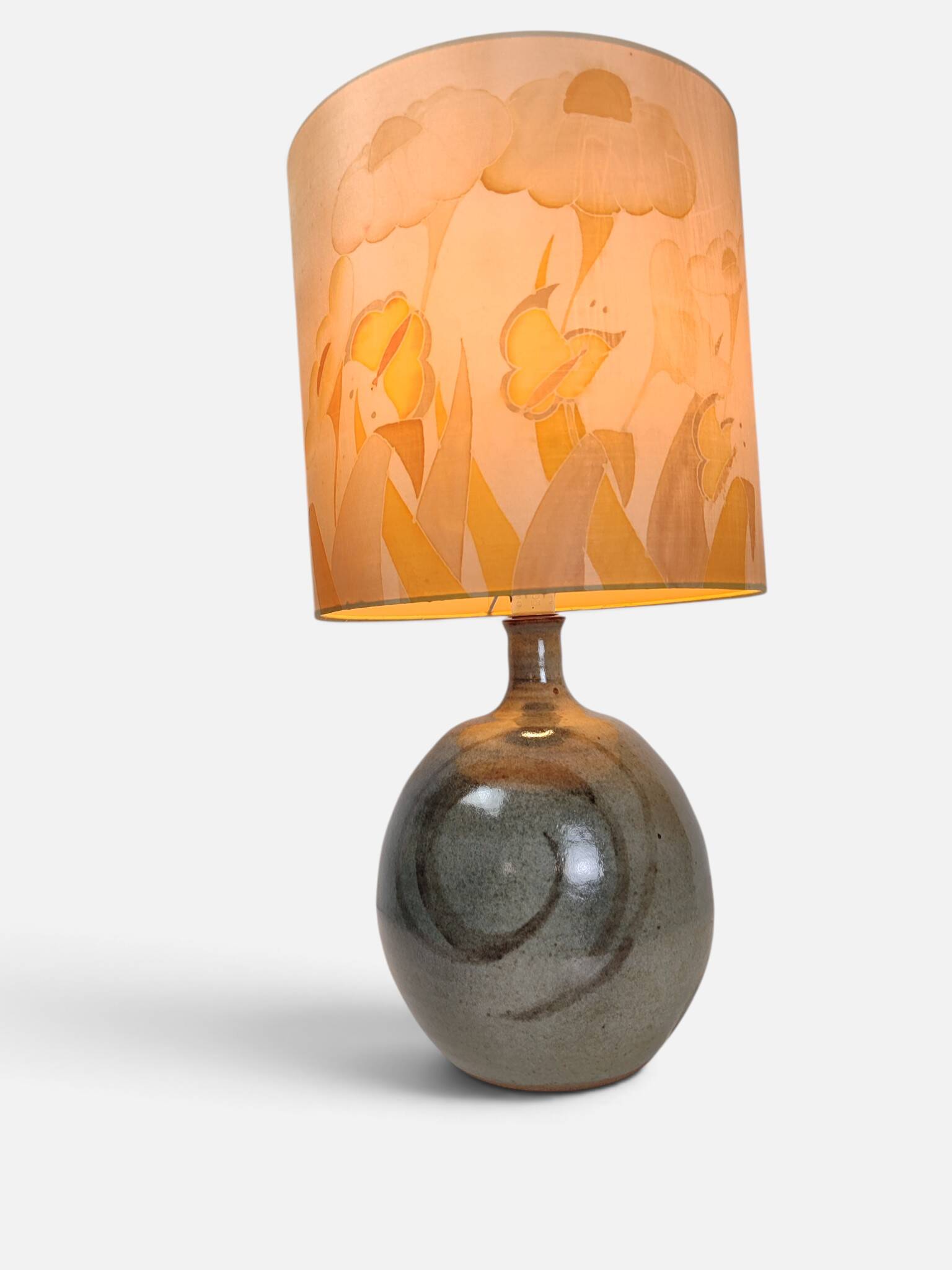 1970s table lamp in ceramic, signed, with a hand-painted silk shade.
