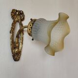 Ancienne applique murale en laiton doré  et tulipe en verre
