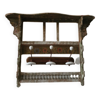 Hat rack and coats 17th century