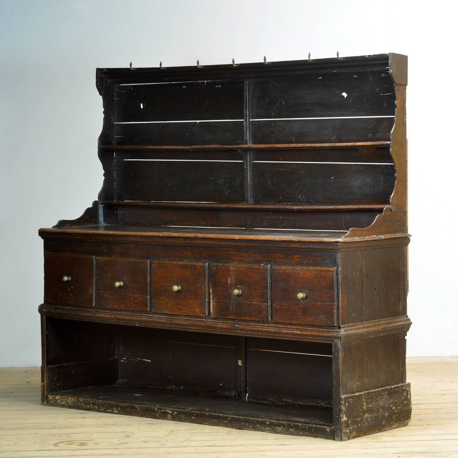 Buffet en chêne anglais, vers 1720