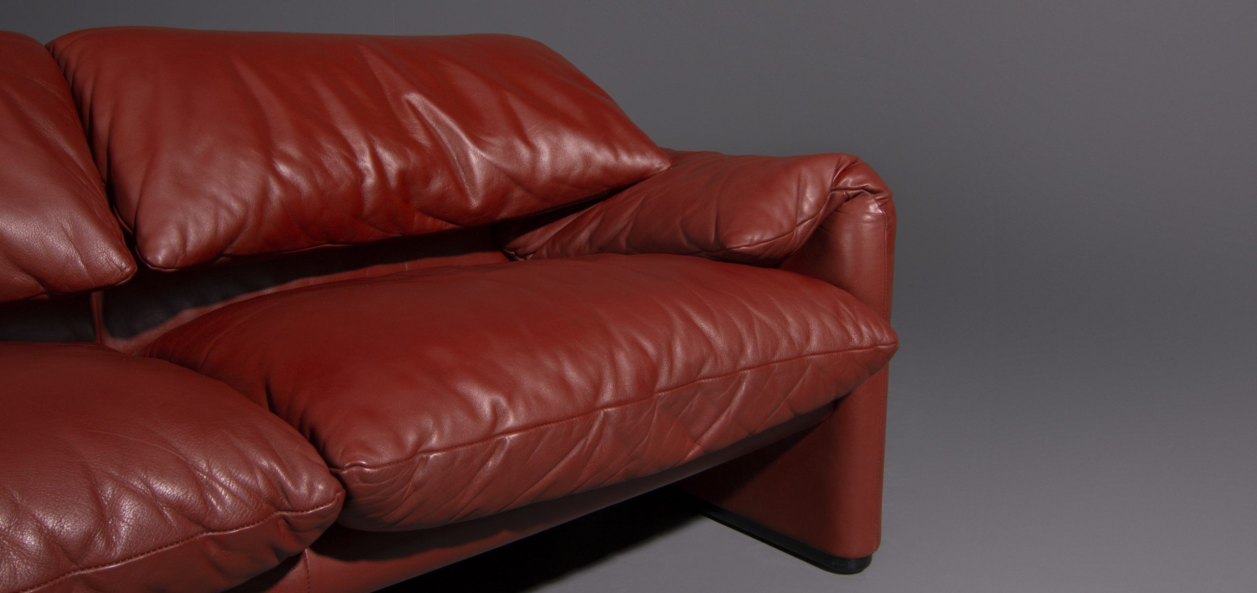 2-seat Maralunga sofa designed by Vico Magistretti for Cassina