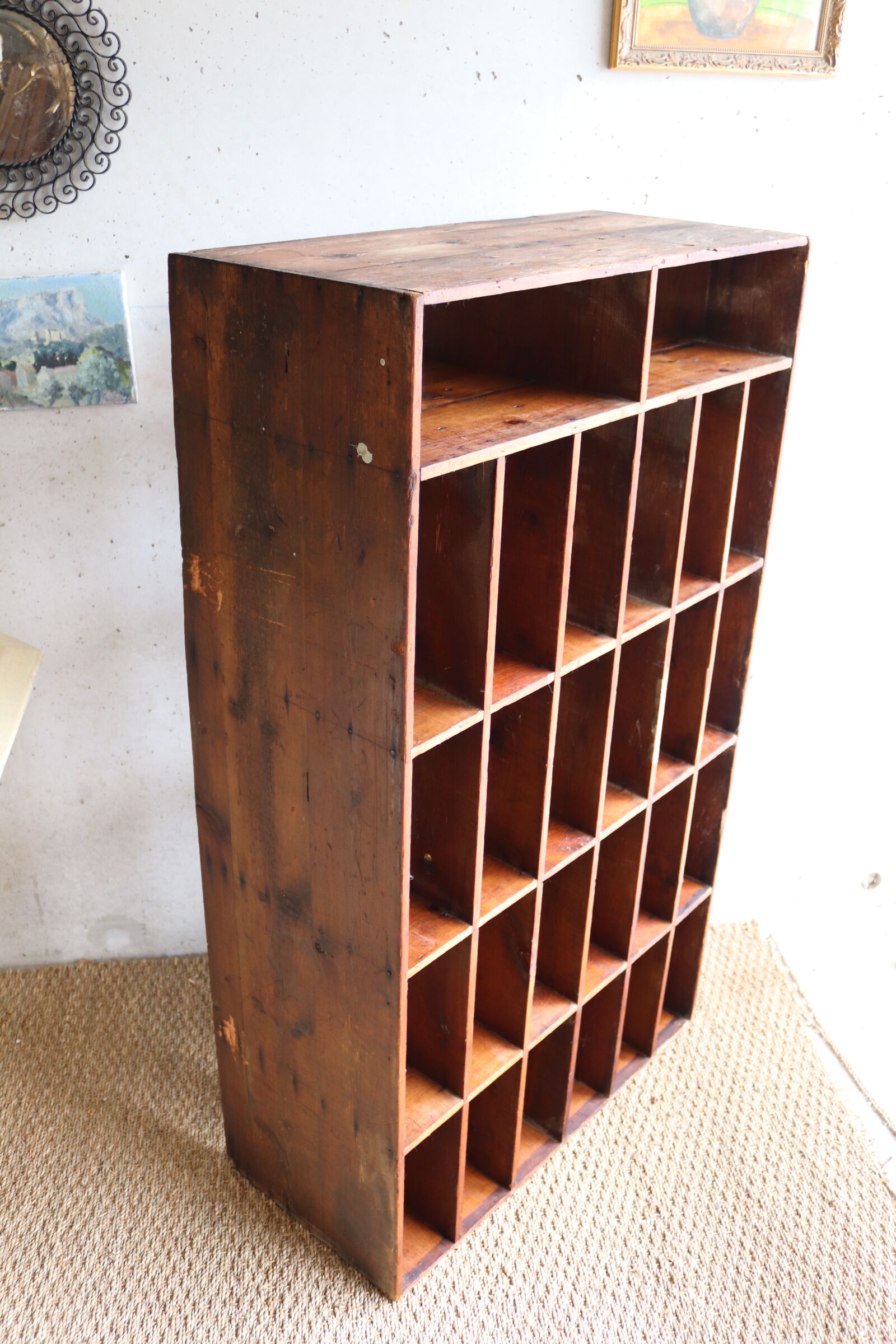 Casier de tri ancien en bois