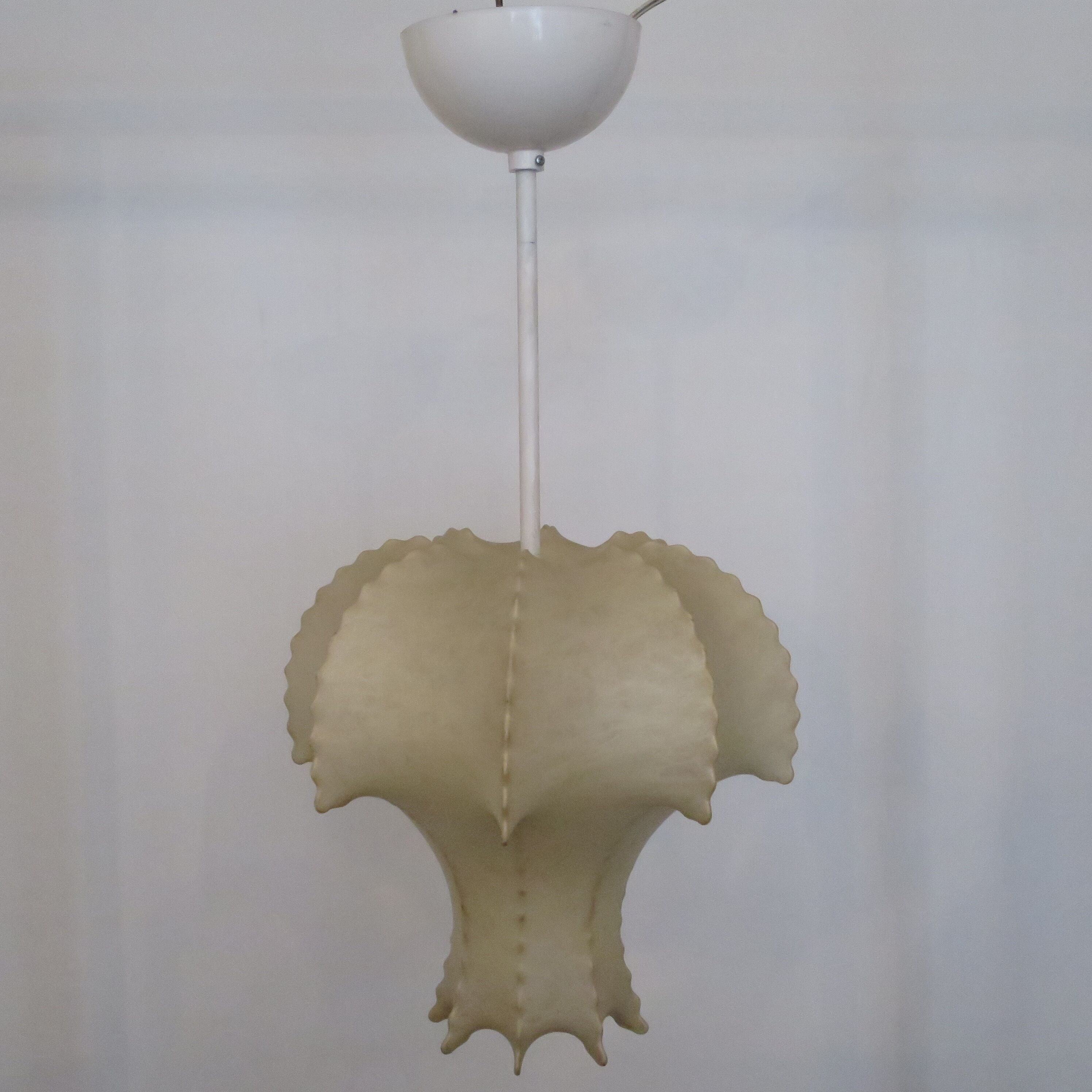 Suspension cocoon vers 1960