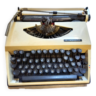 Tippa typewriter, vintage 1970s.