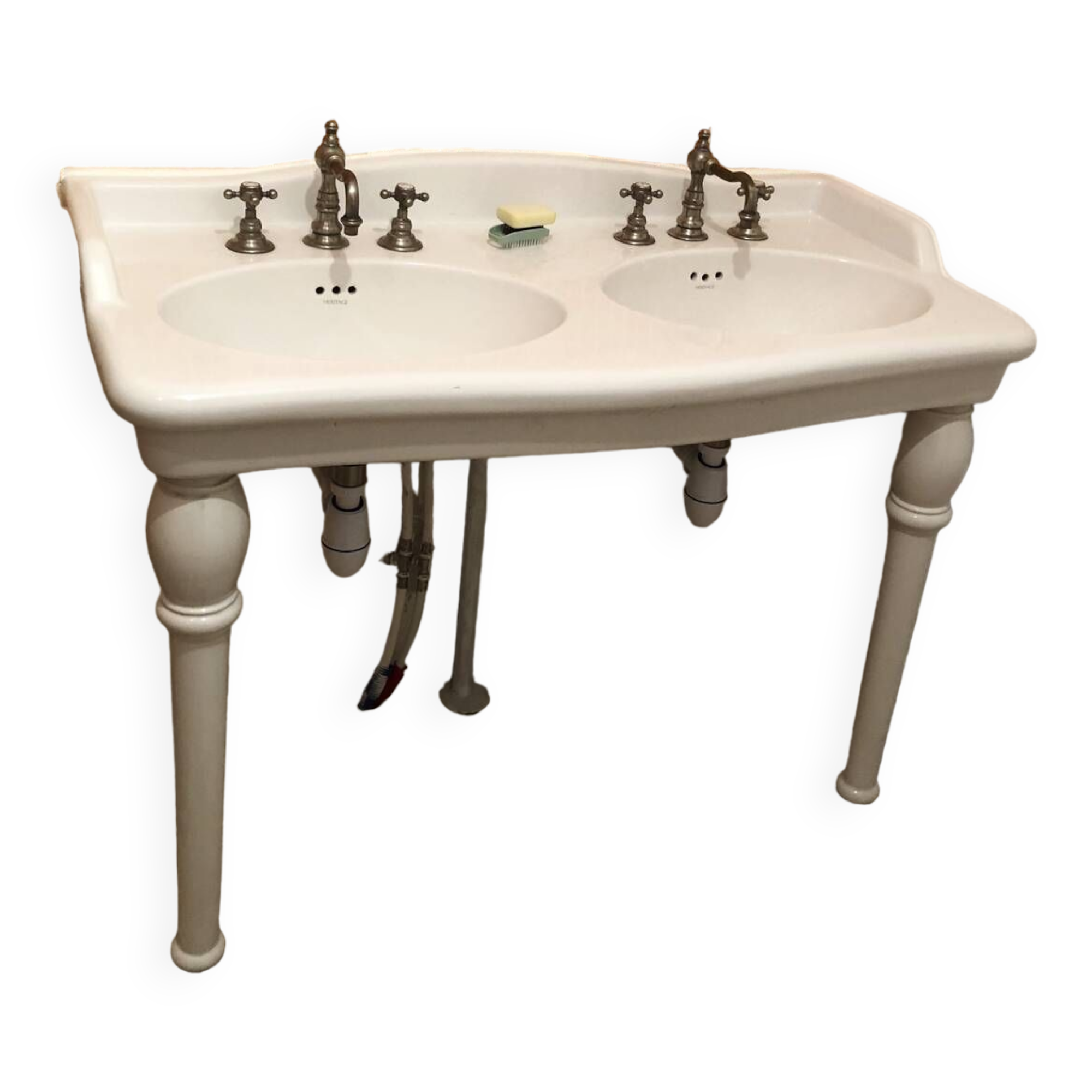 Double vasque heritage
