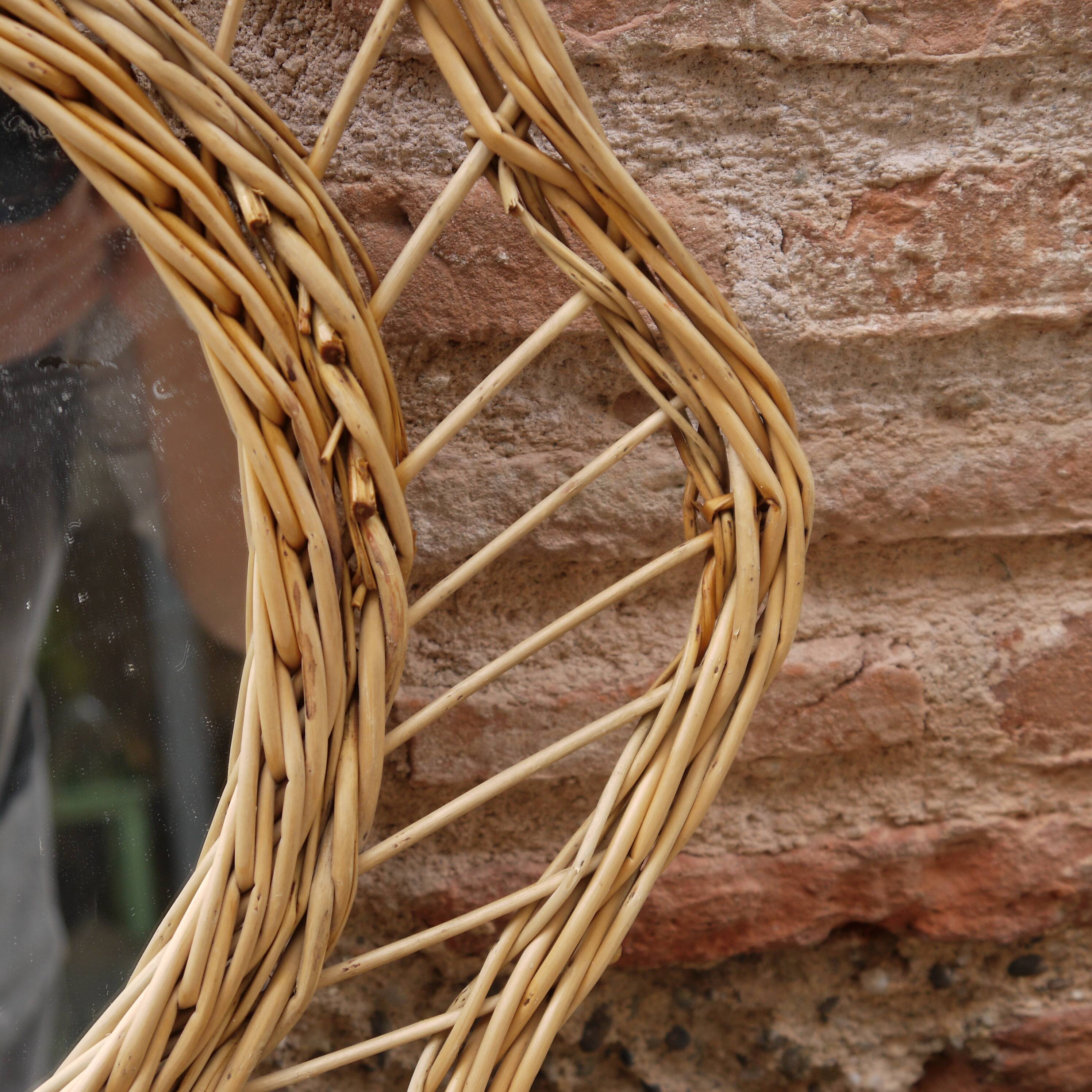 Rattan mirror  48x48cm