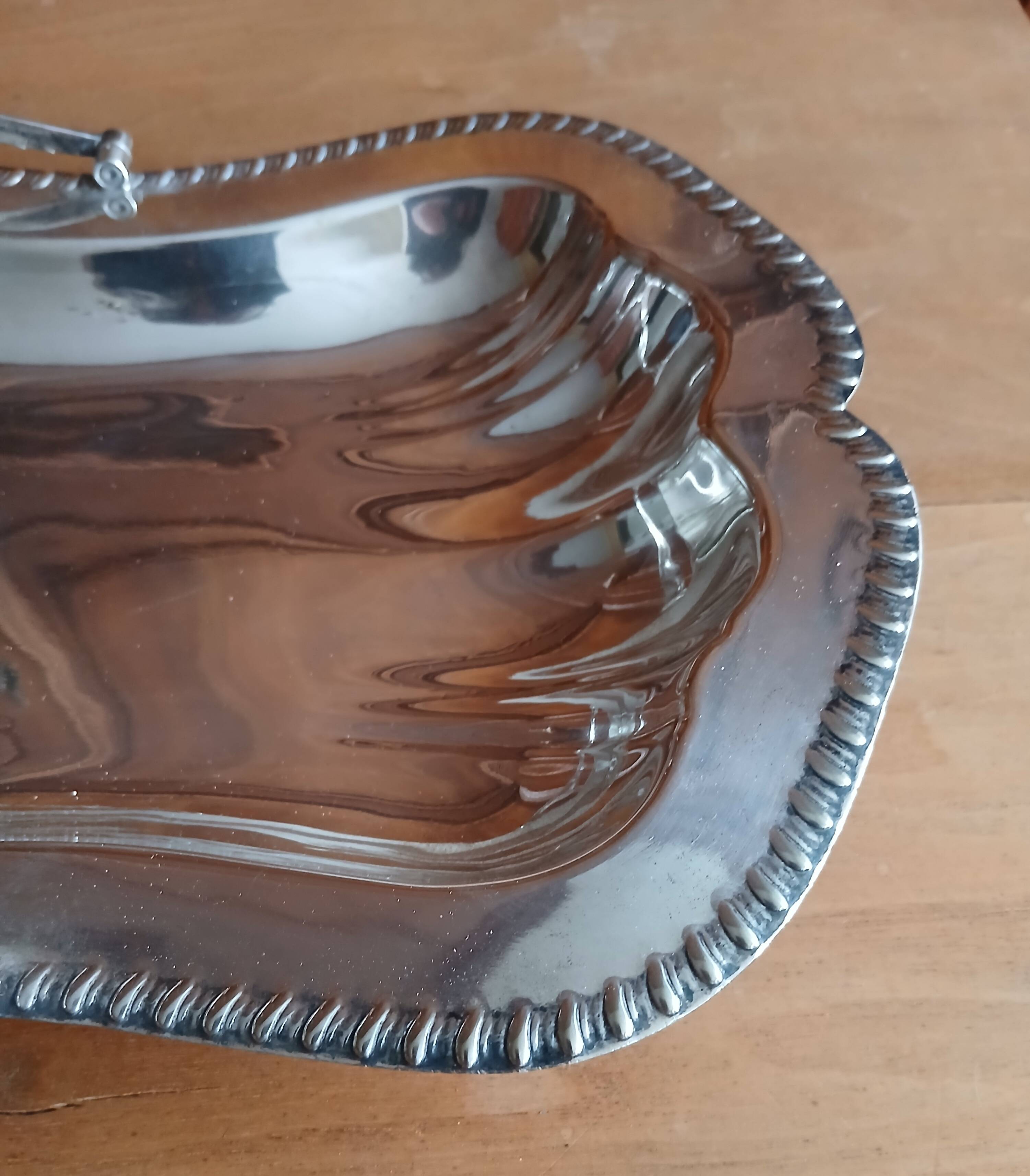 Panier en métal argenté