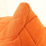 Sofa Togo conçu par Ligne Roset Petit Canapé Couleur Orange Juteux