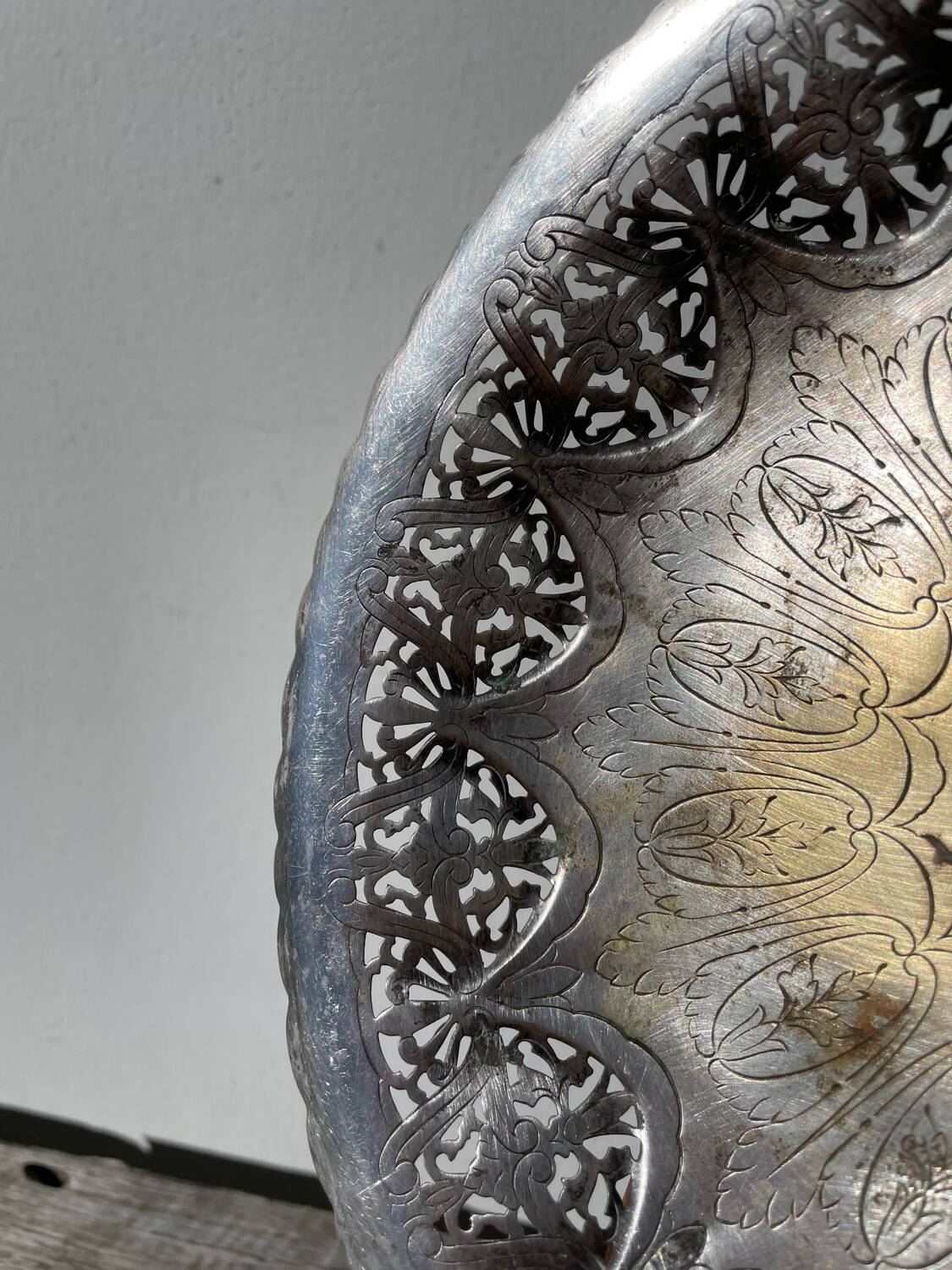 Openwork silver-plated metal fruit bowl or basket