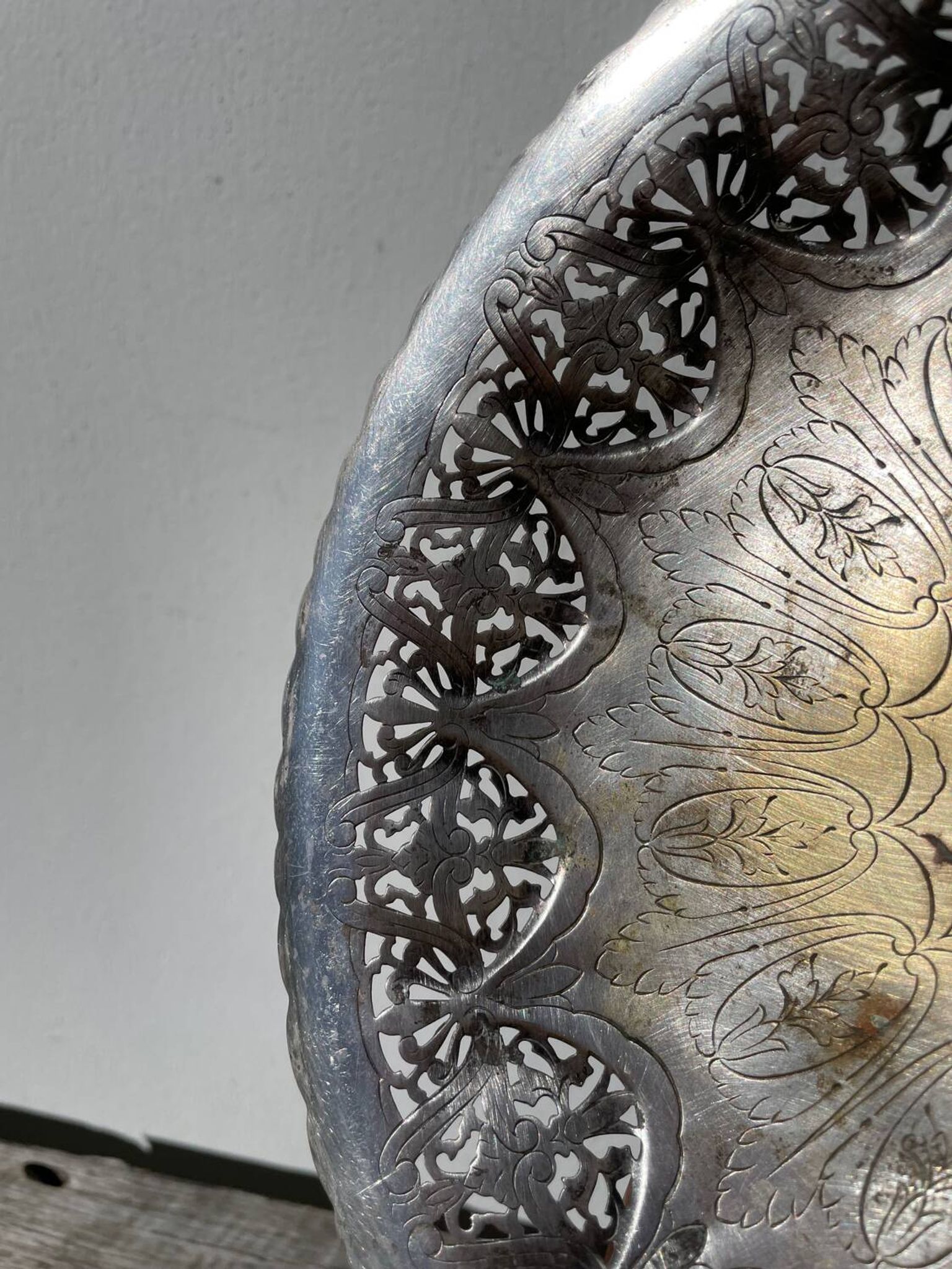 Openwork silver-plated metal fruit bowl or basket