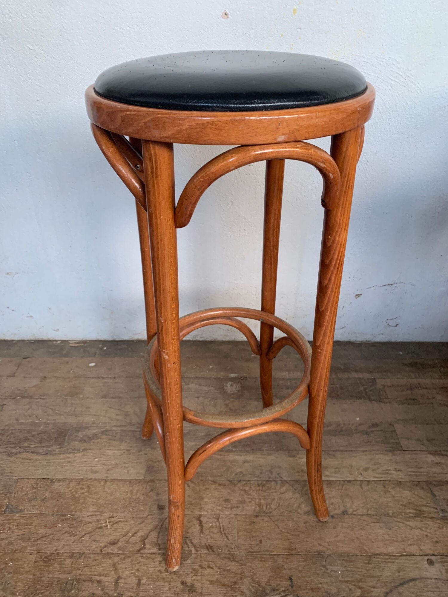 Series of 16 curved wooden bar stools dlg Thonet Baumann Fischel