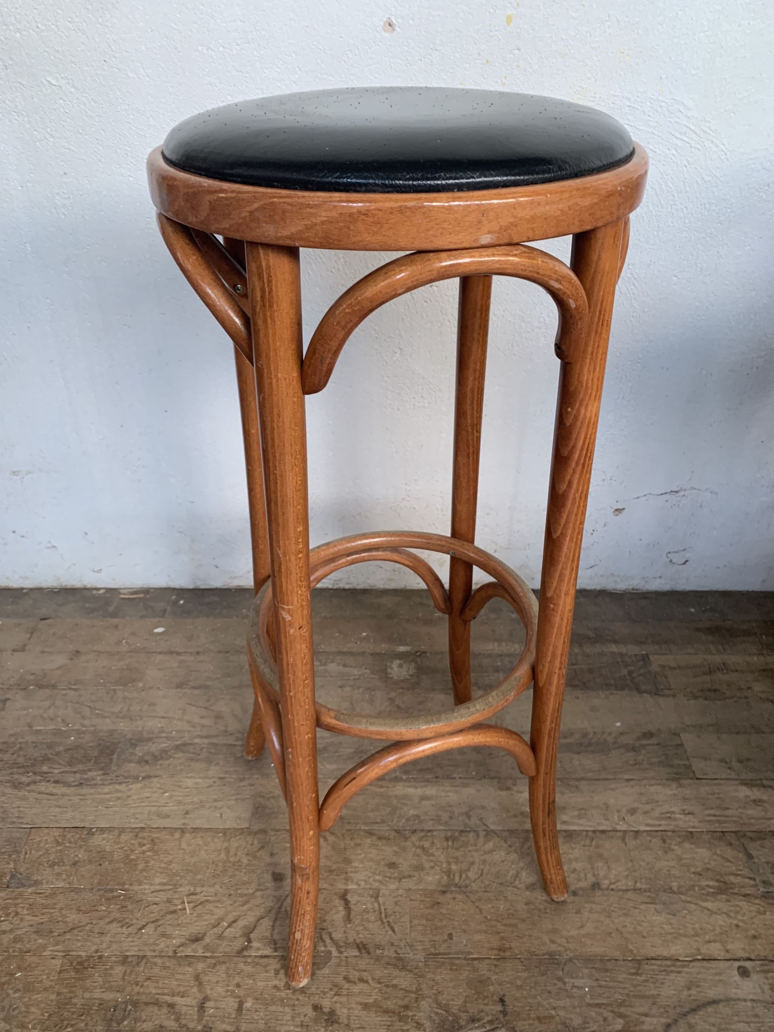 Series of 16 curved wooden bar stools dlg Thonet Baumann Fischel