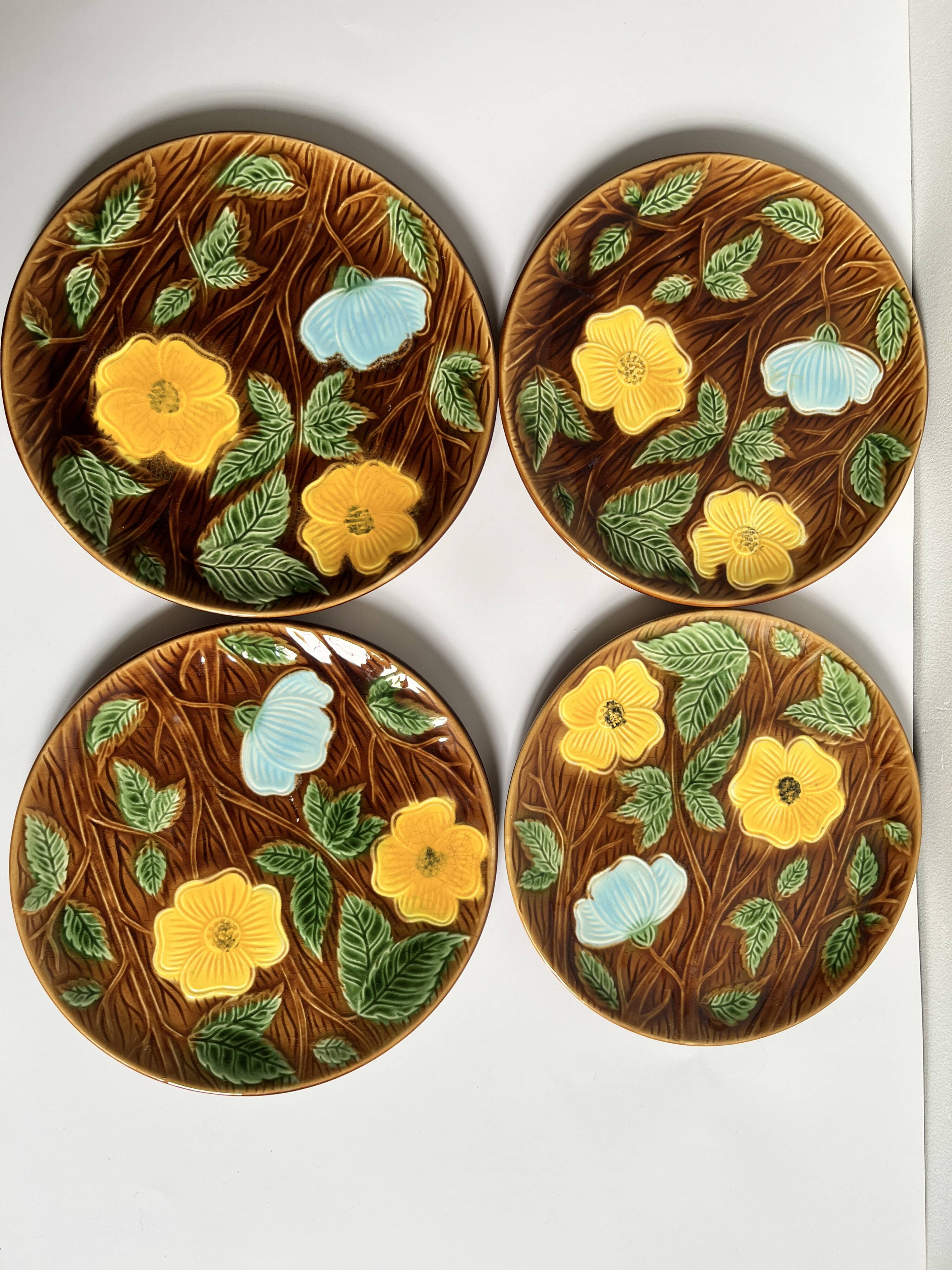 4 vintage Sarreguemines earthenware dessert plates