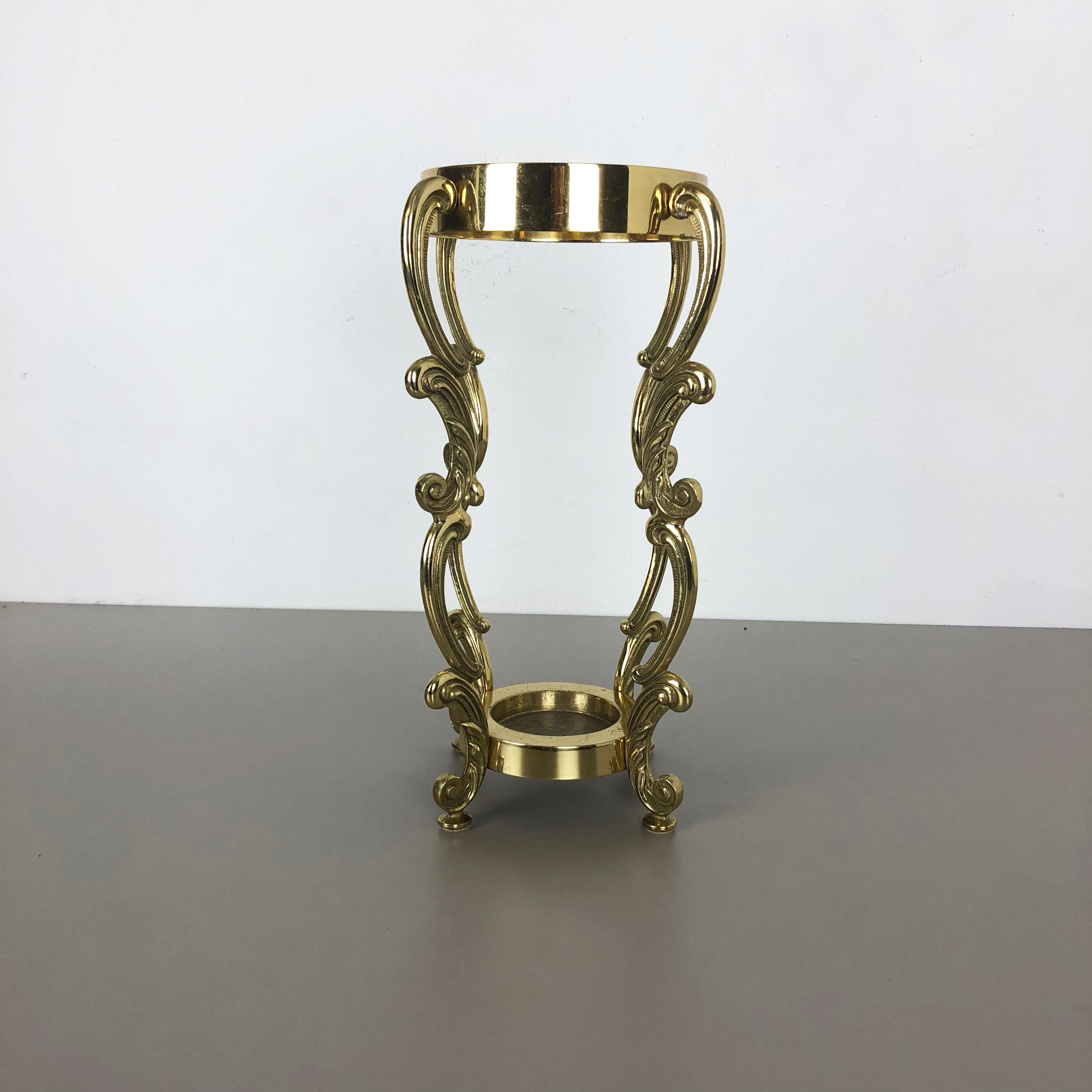 Hollywood Regency solid brass umbrella stand, Italy, 1970s