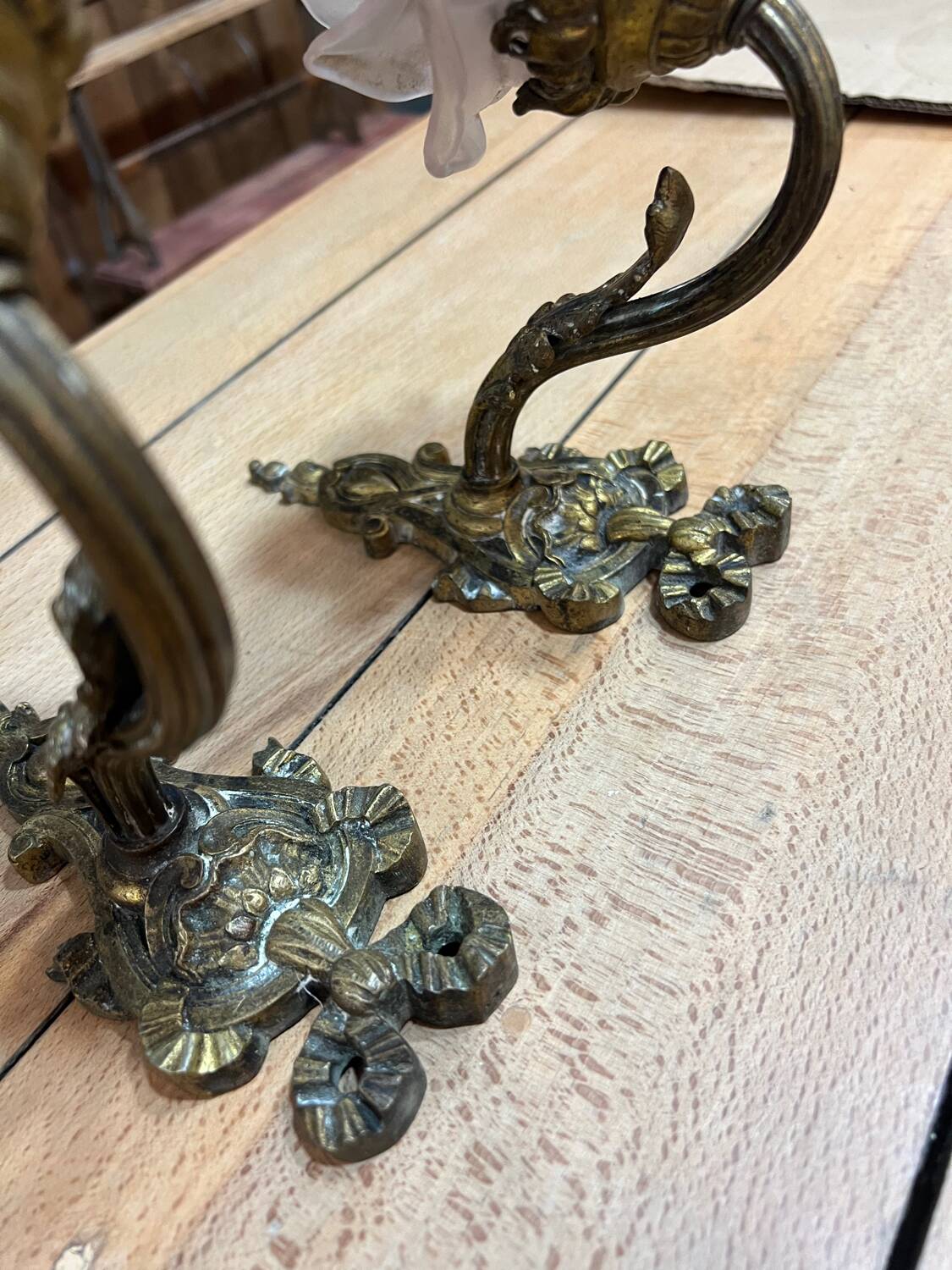 Pair of Art Nouveau wall sconces in bronze