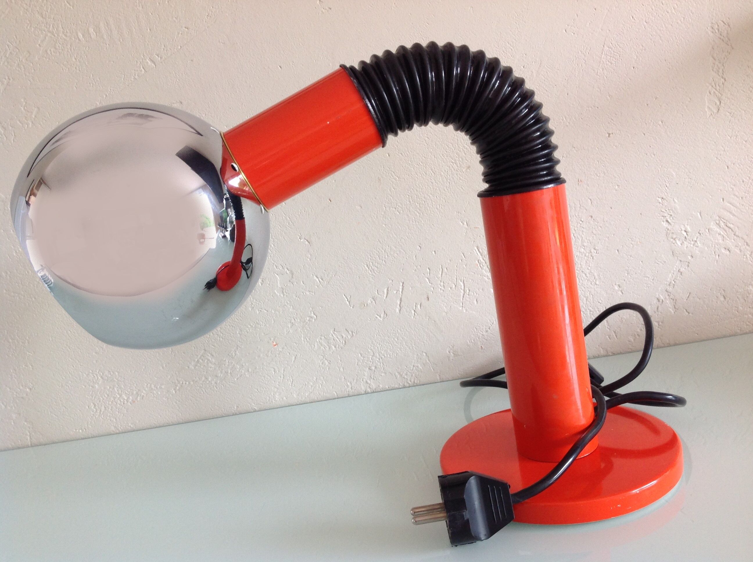 Orange eyeball lamp and chrome globe 60/70