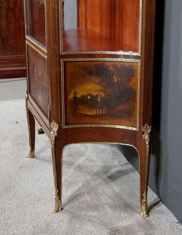 Vitrine en acajou de style Transition, Louis XV, Louis XVI – 1900