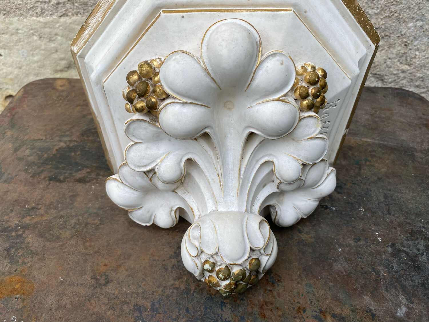 Gold wall lamp console