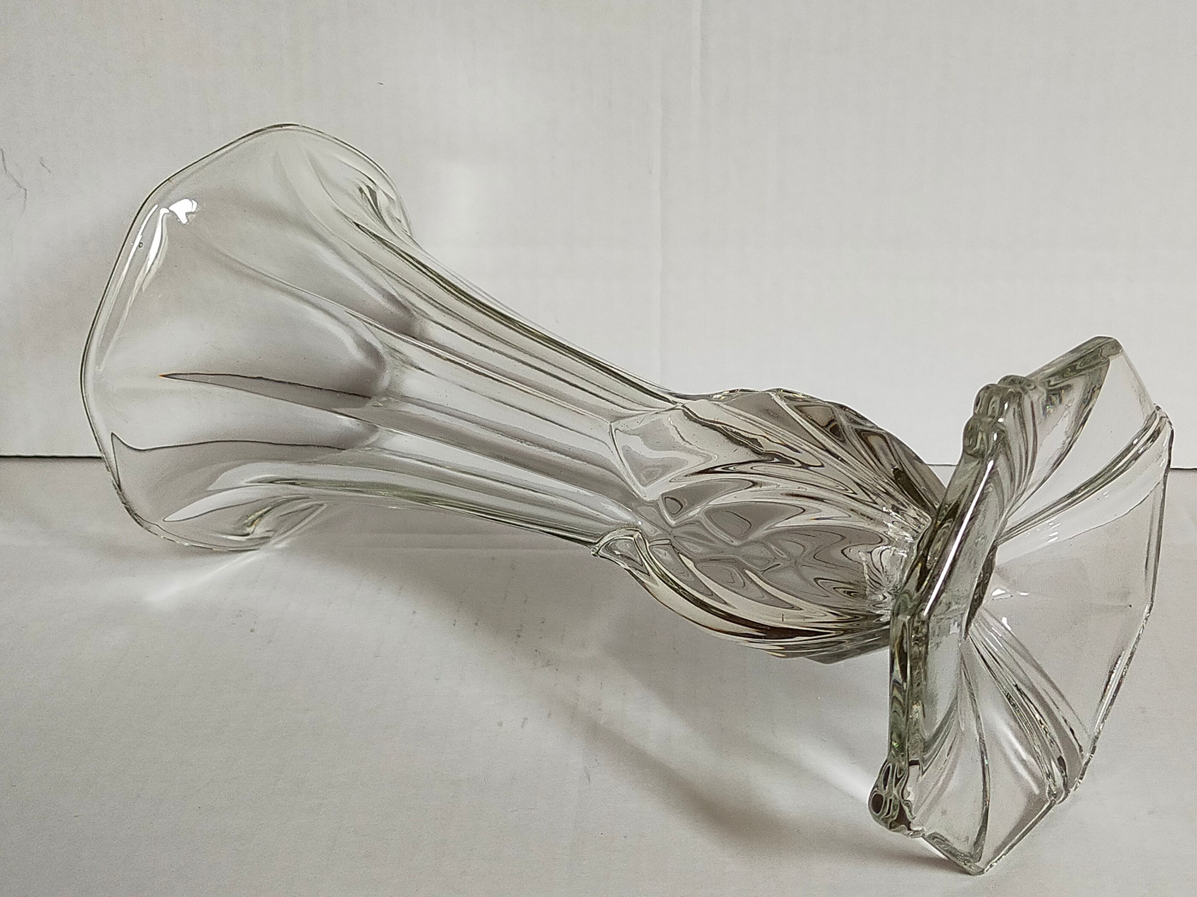Art-Deco high foot vase in molded crystal early twentieth century