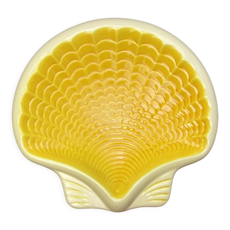 Cup, Verceram pocket tray in shell shape
