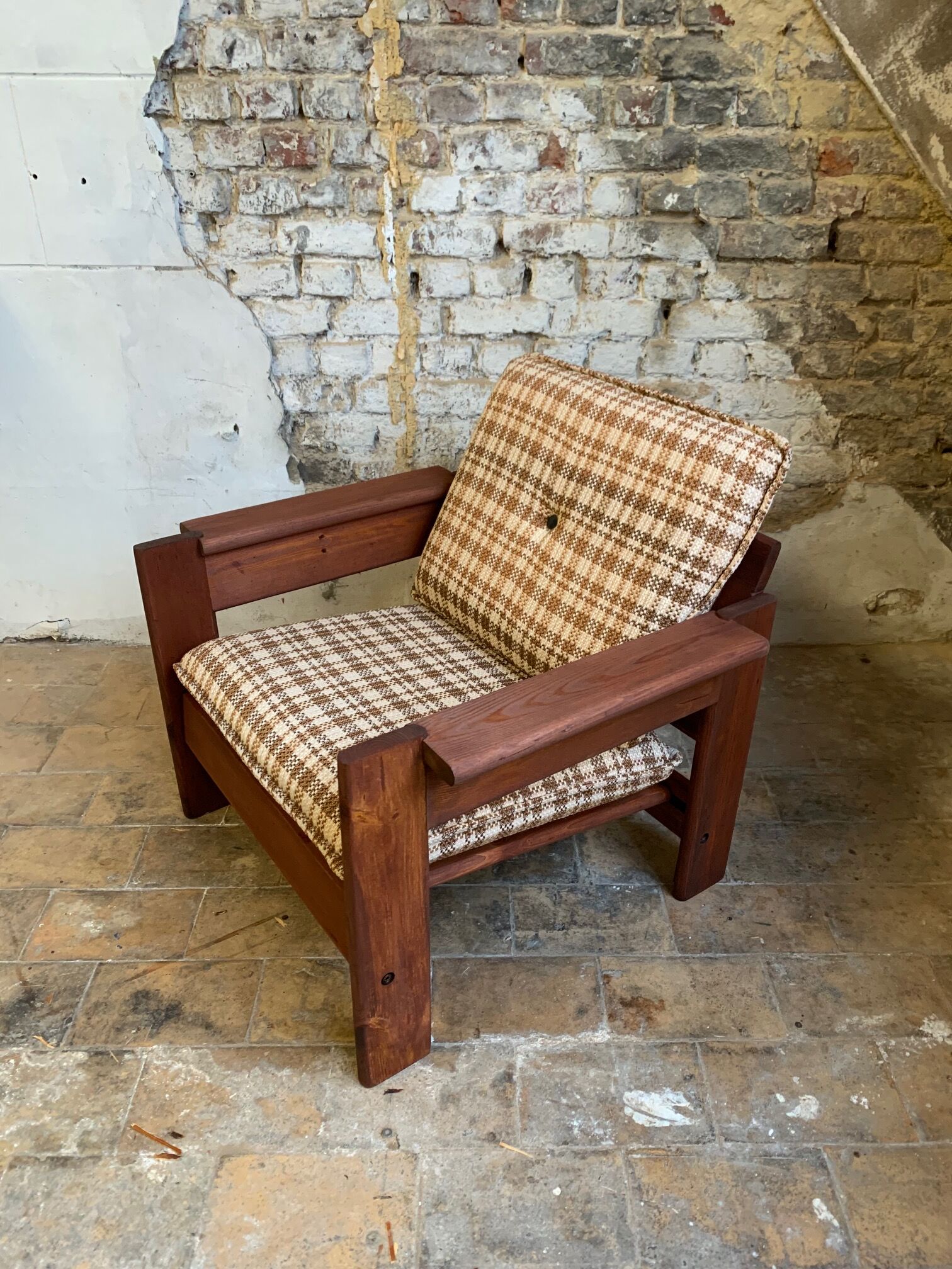 Fauteuil Brutaliste en pin des années 1960