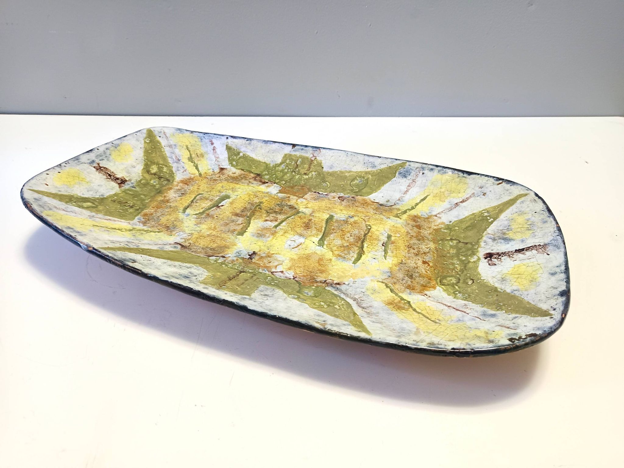 Grand panneau mural artistique ou pièce maîtresse en faïence, Italie