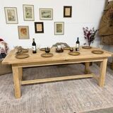 Farmhouse table with central extensions