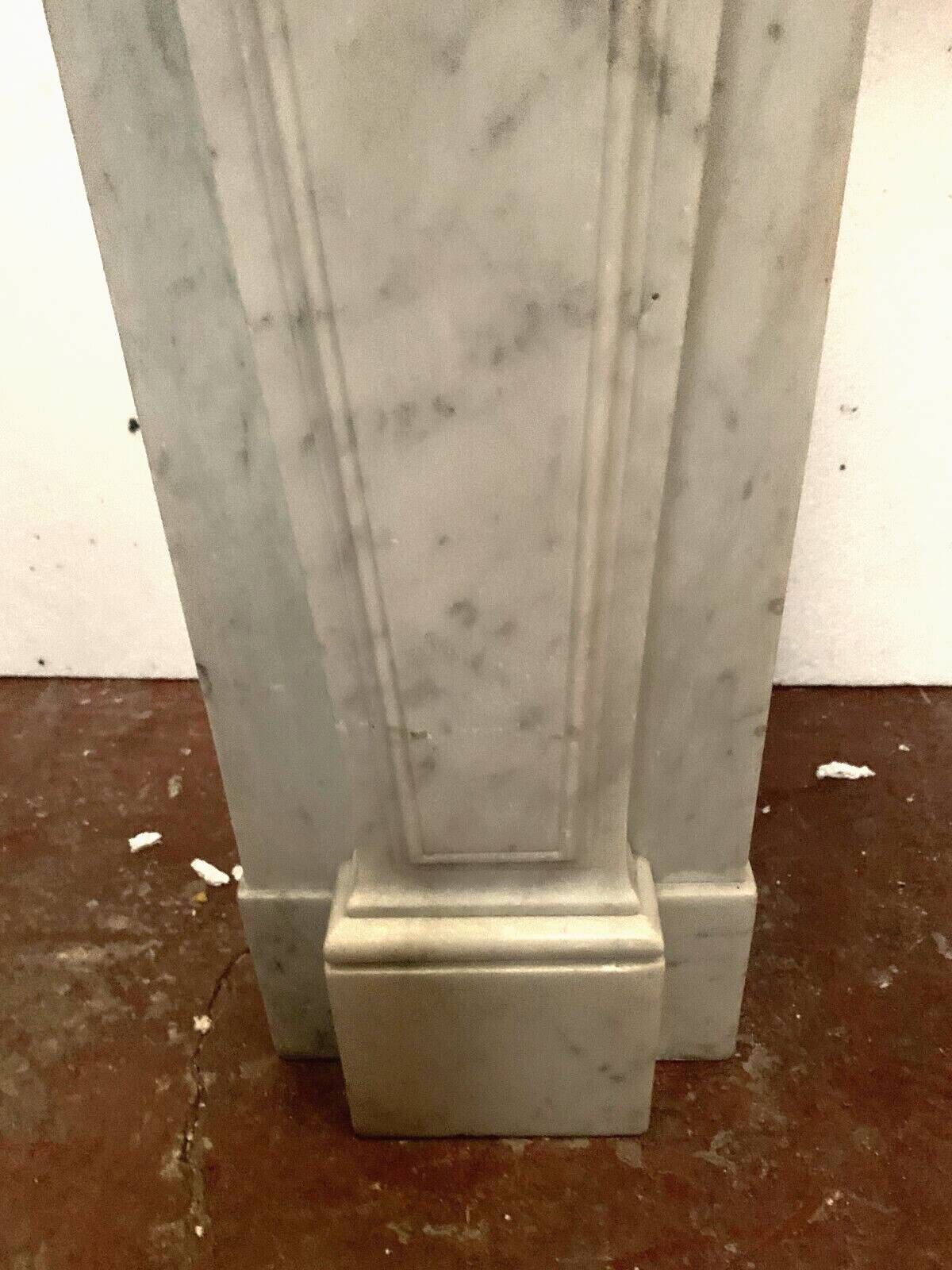 Regency style fireplace in white Carrara marble, Italy, 19th century.