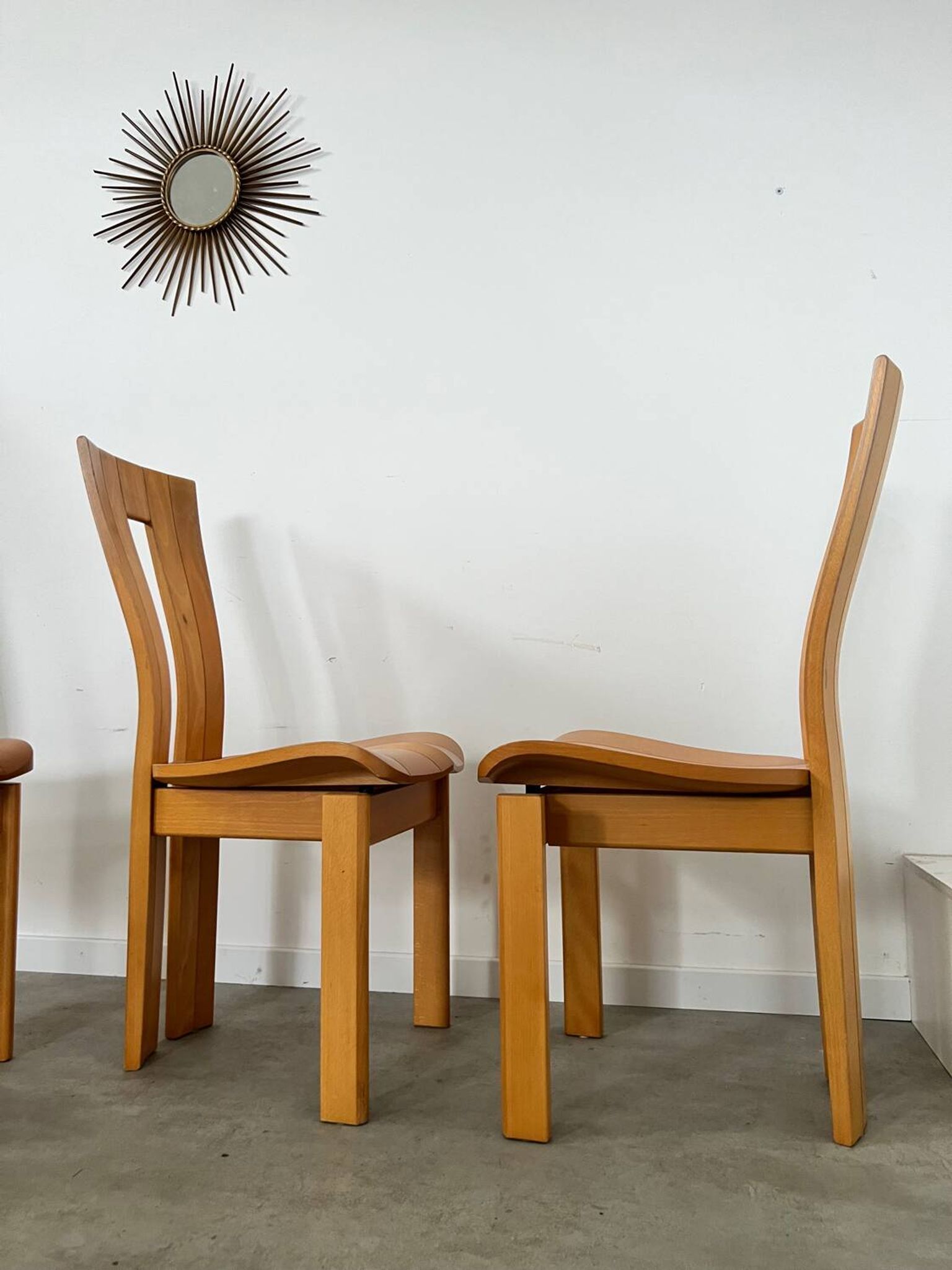 4 old French design solid elm chairs from the 70s vintage