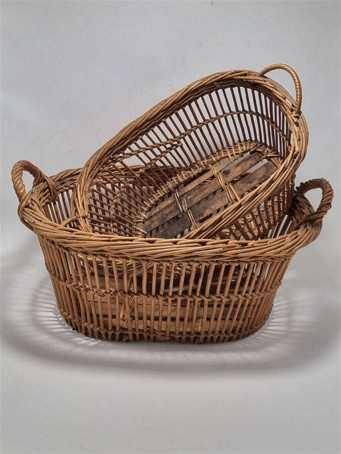 Small wicker baskets