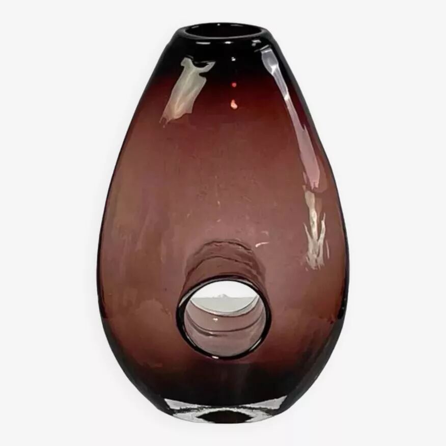 Vase en verre violine
