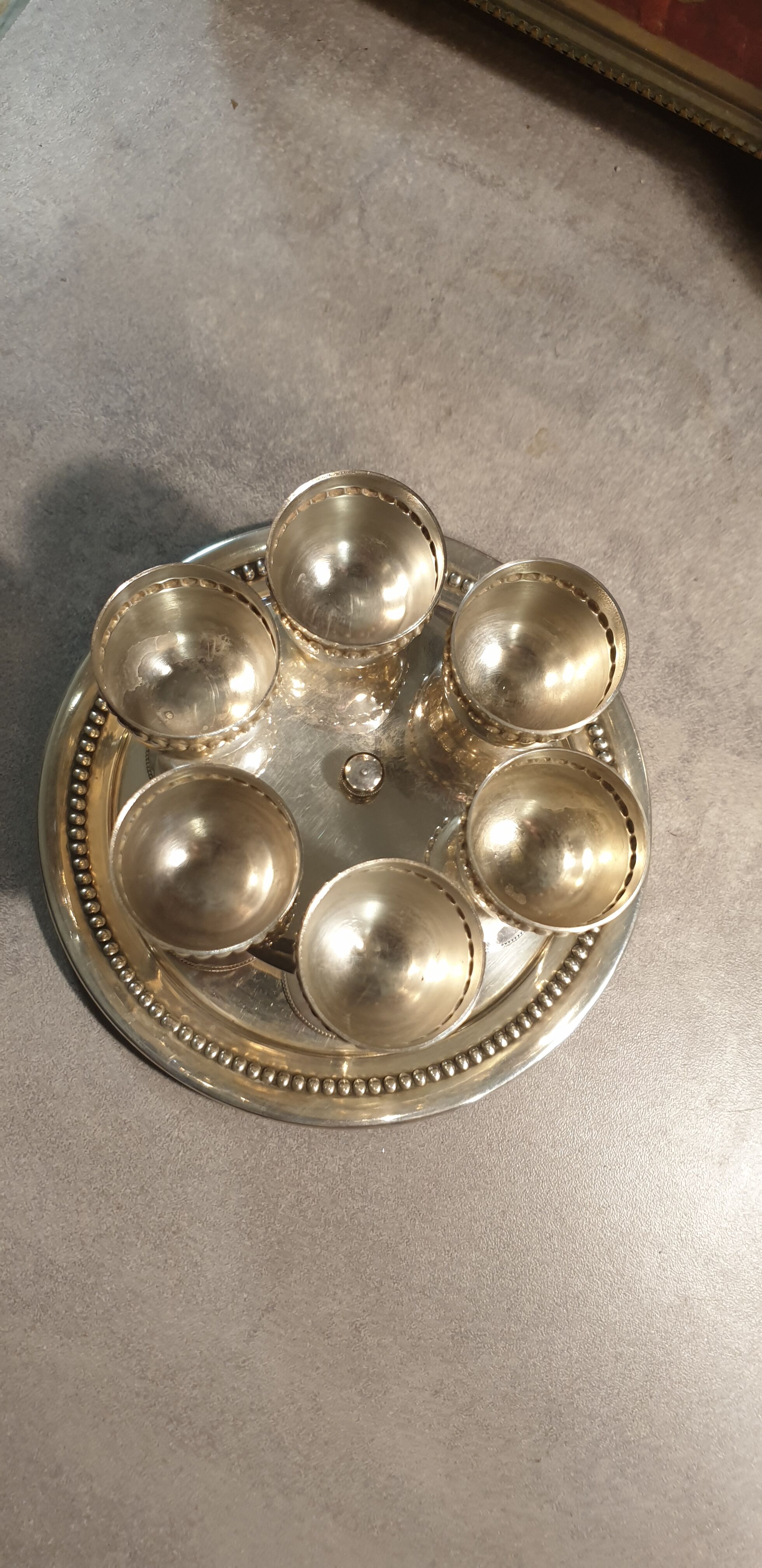 Servant eggcups metal silveré