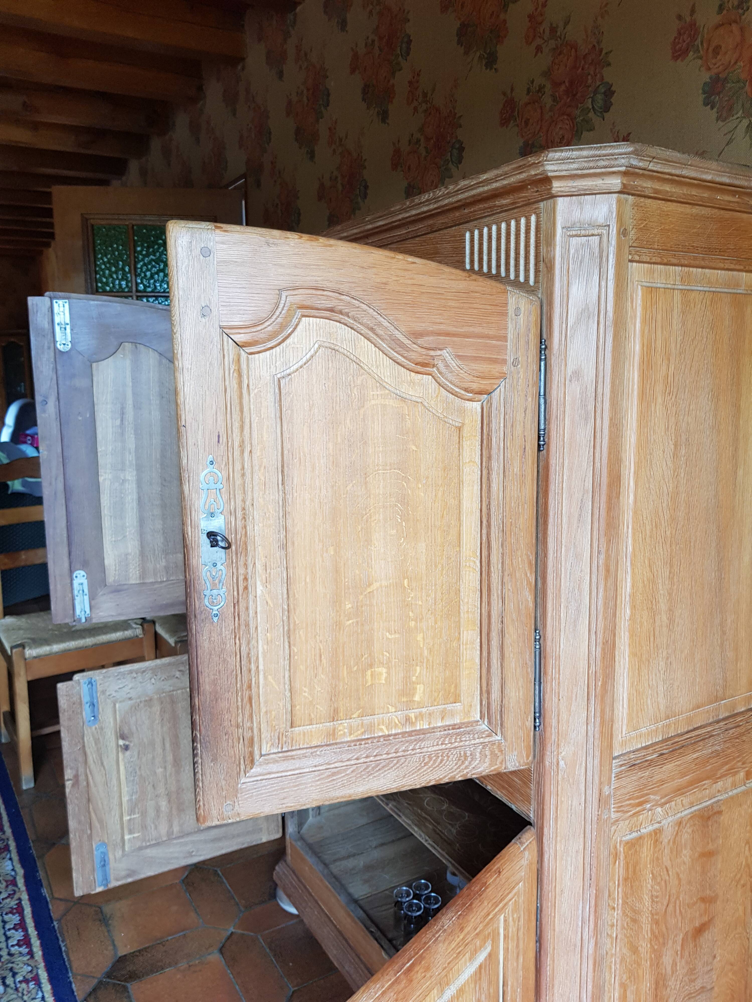 Bahut high raw oak 80s by local carpenter