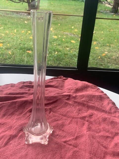 Soliflore vase in pastel pink glass with old art deco facets