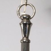 Lustre de style néoclassique en métal argenté à 12 bras de lumière