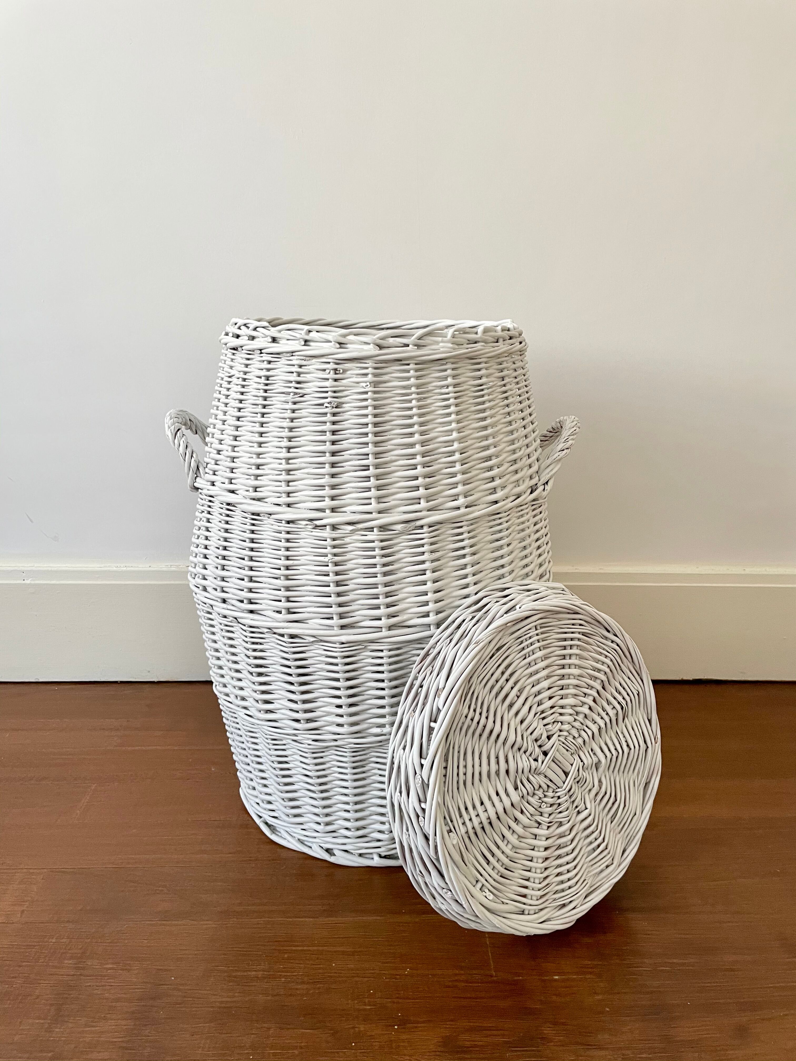 White wicker laundry basket